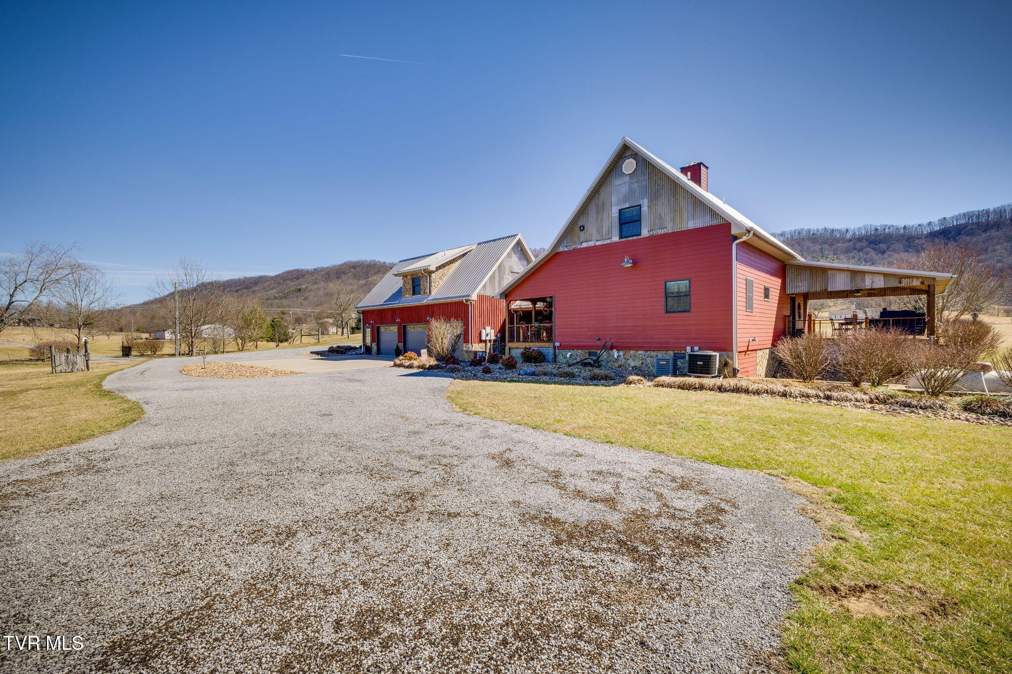 123 Simpson Road Property Photo 4
