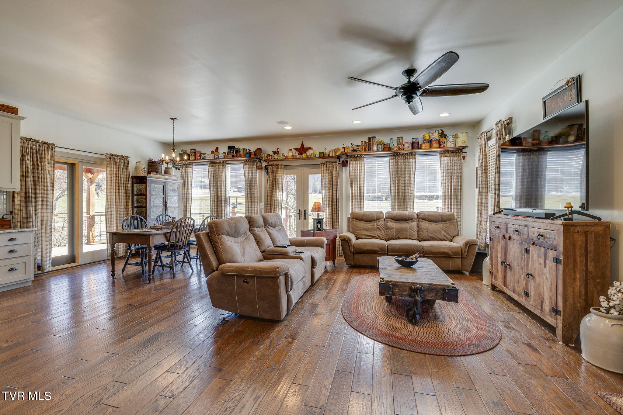 123 Simpson Road Property Photo 8