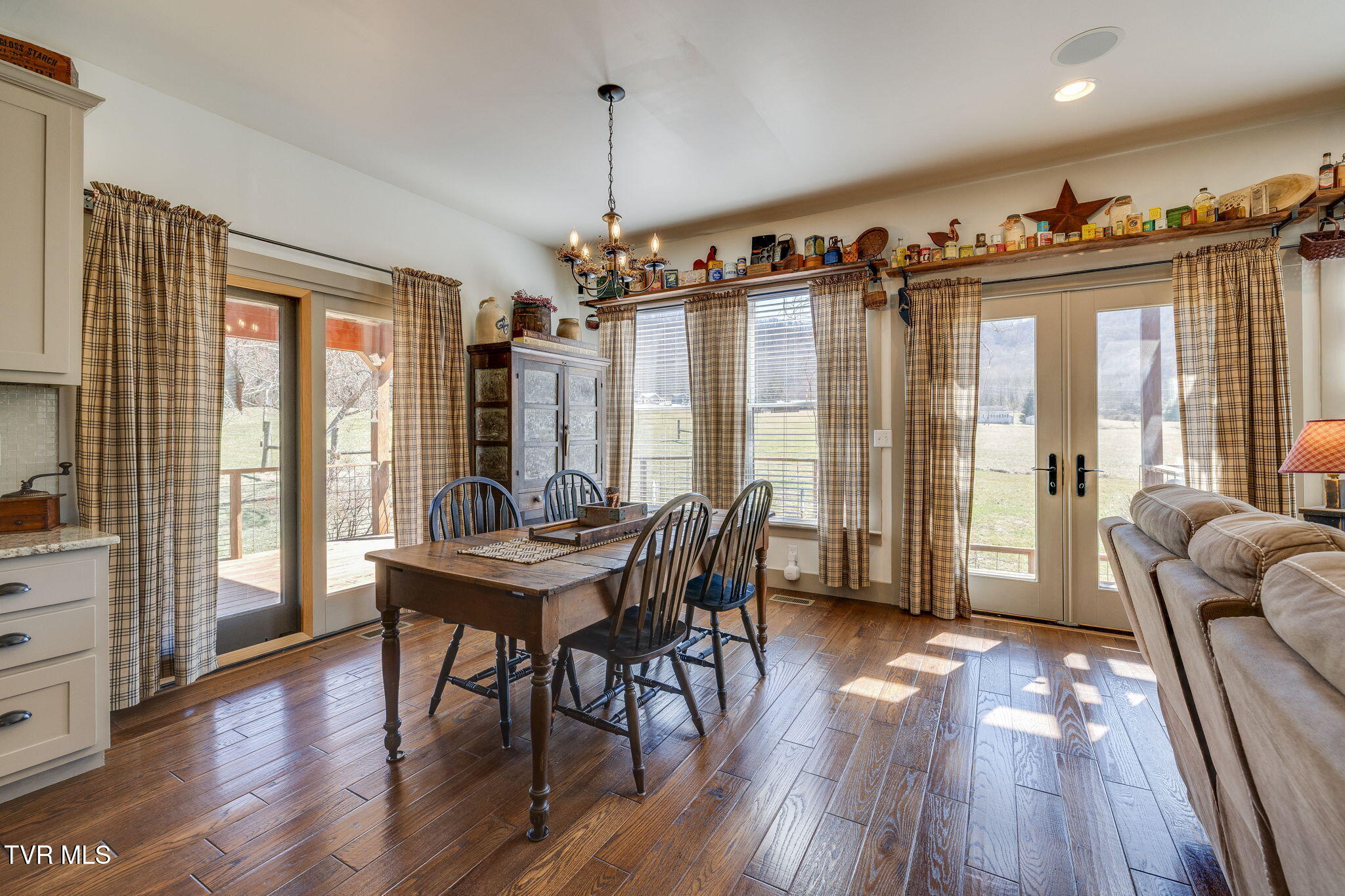 123 Simpson Road Property Photo 11