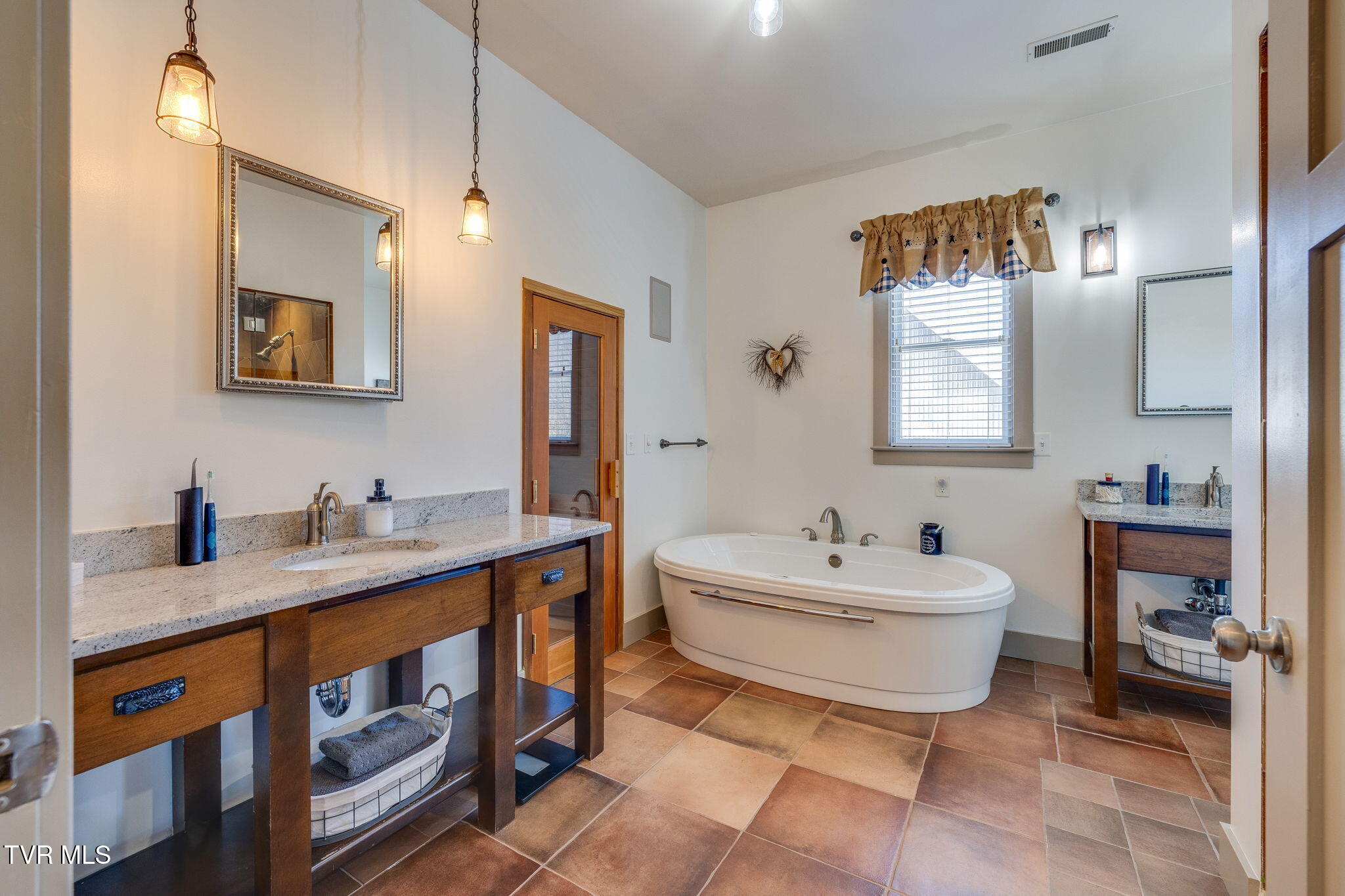 123 Simpson Road Property Photo 27