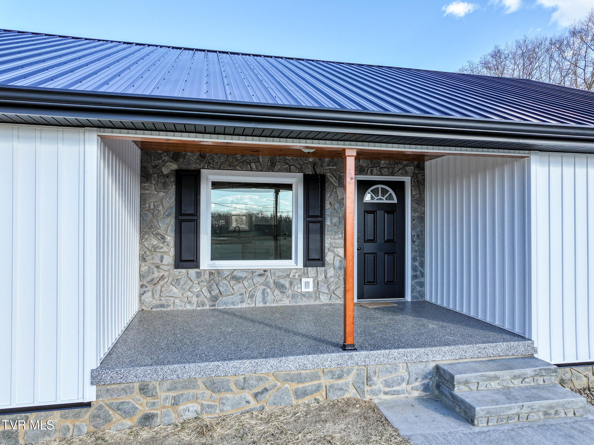 625 Seaton Road Property Photo 3