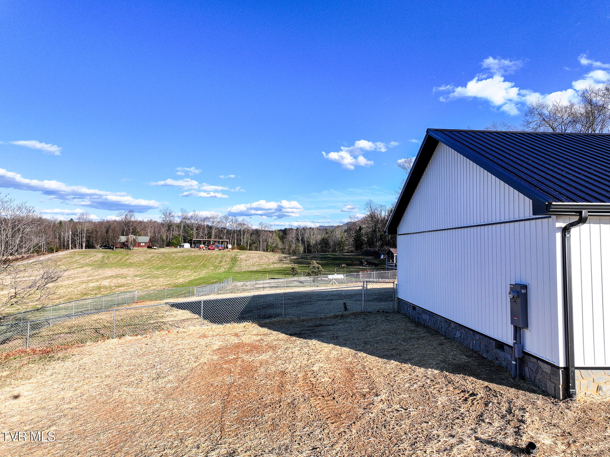 625 Seaton Road Property Photo 4