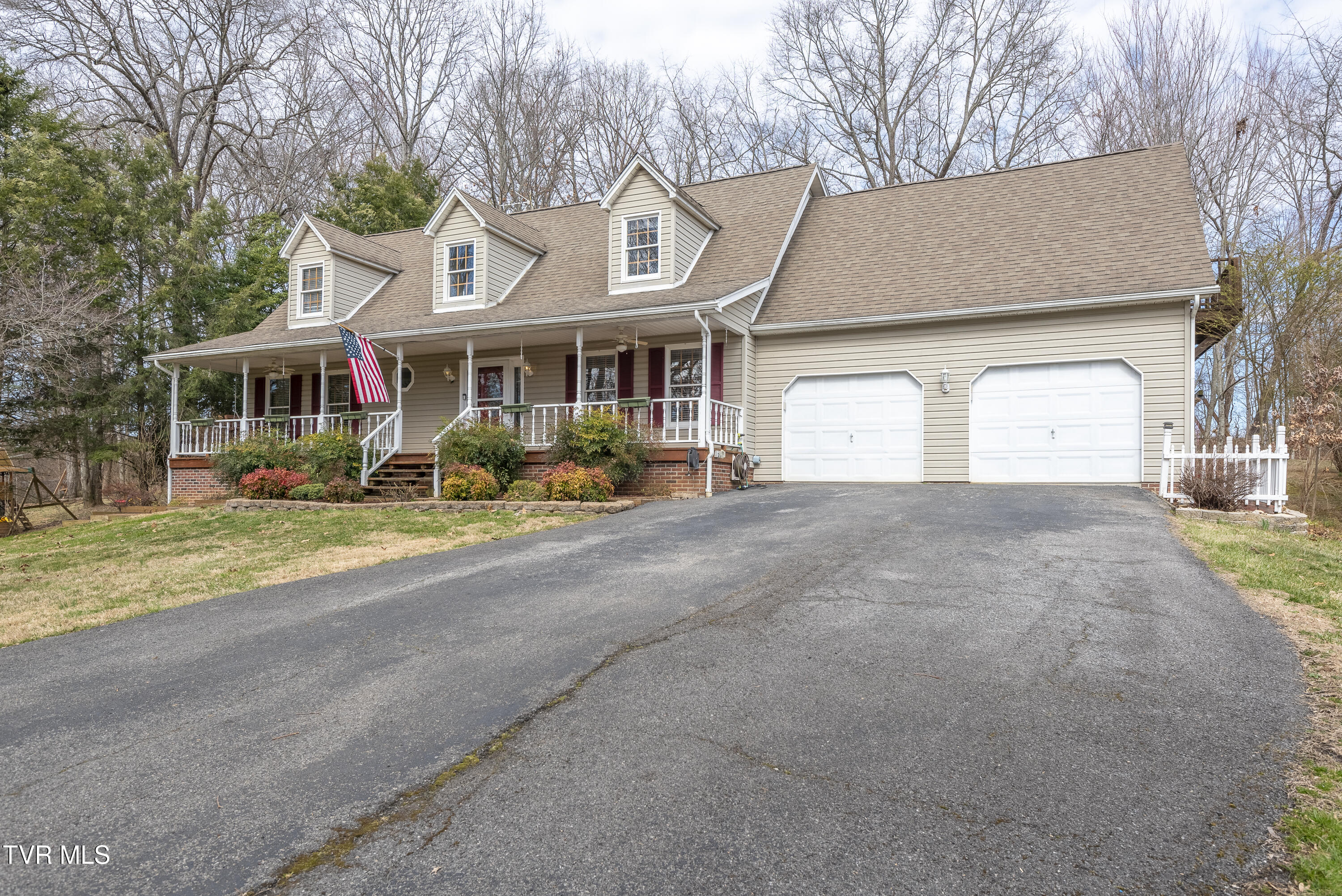 17673 Mahogany Drive Property Photo 2