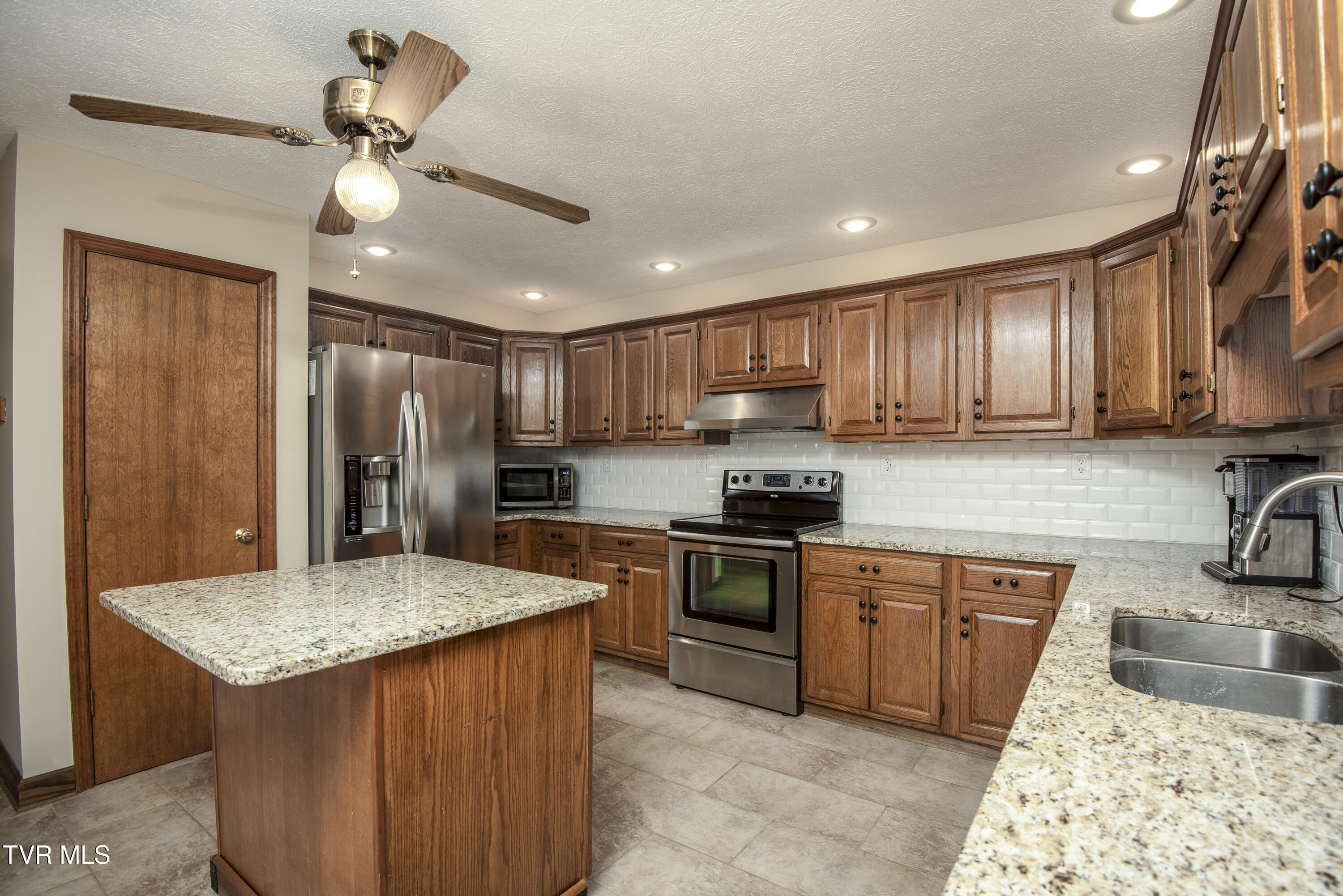 17673 Mahogany Drive Property Photo 12