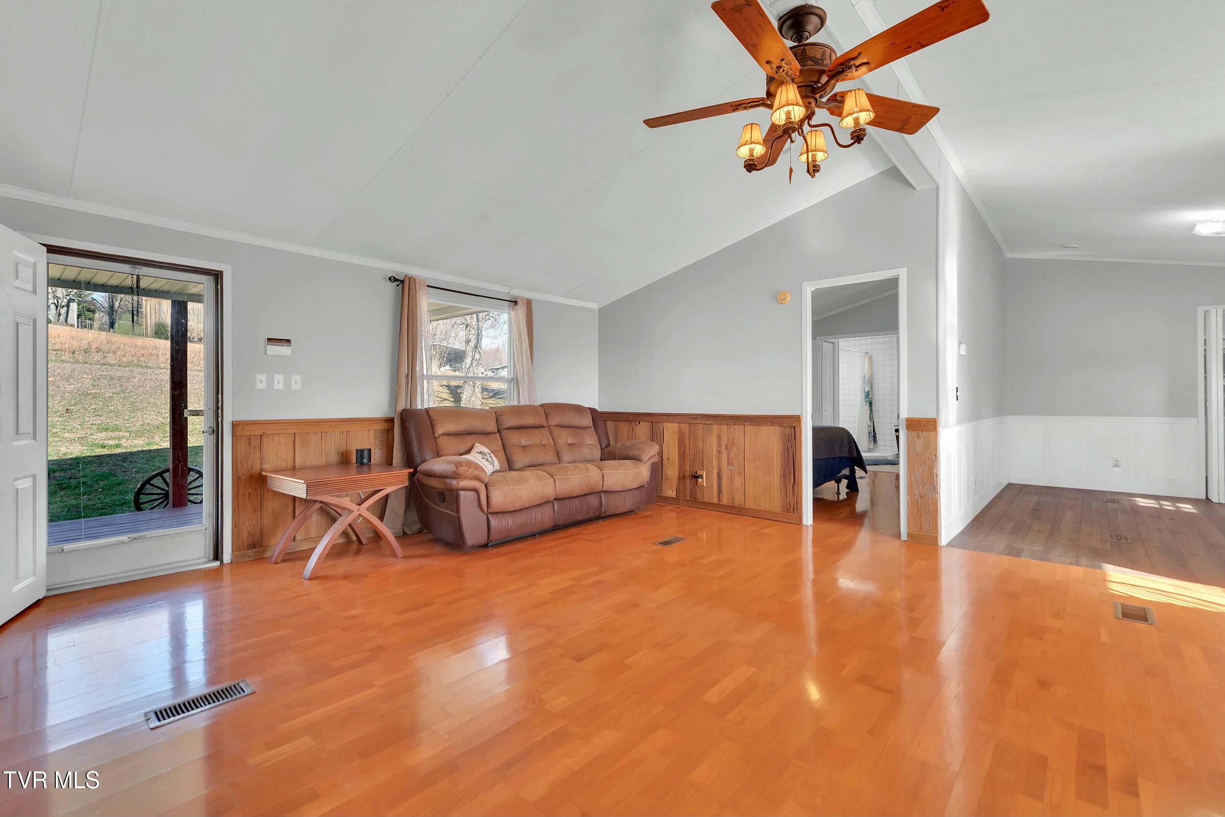 270 Telford Road Property Photo 6