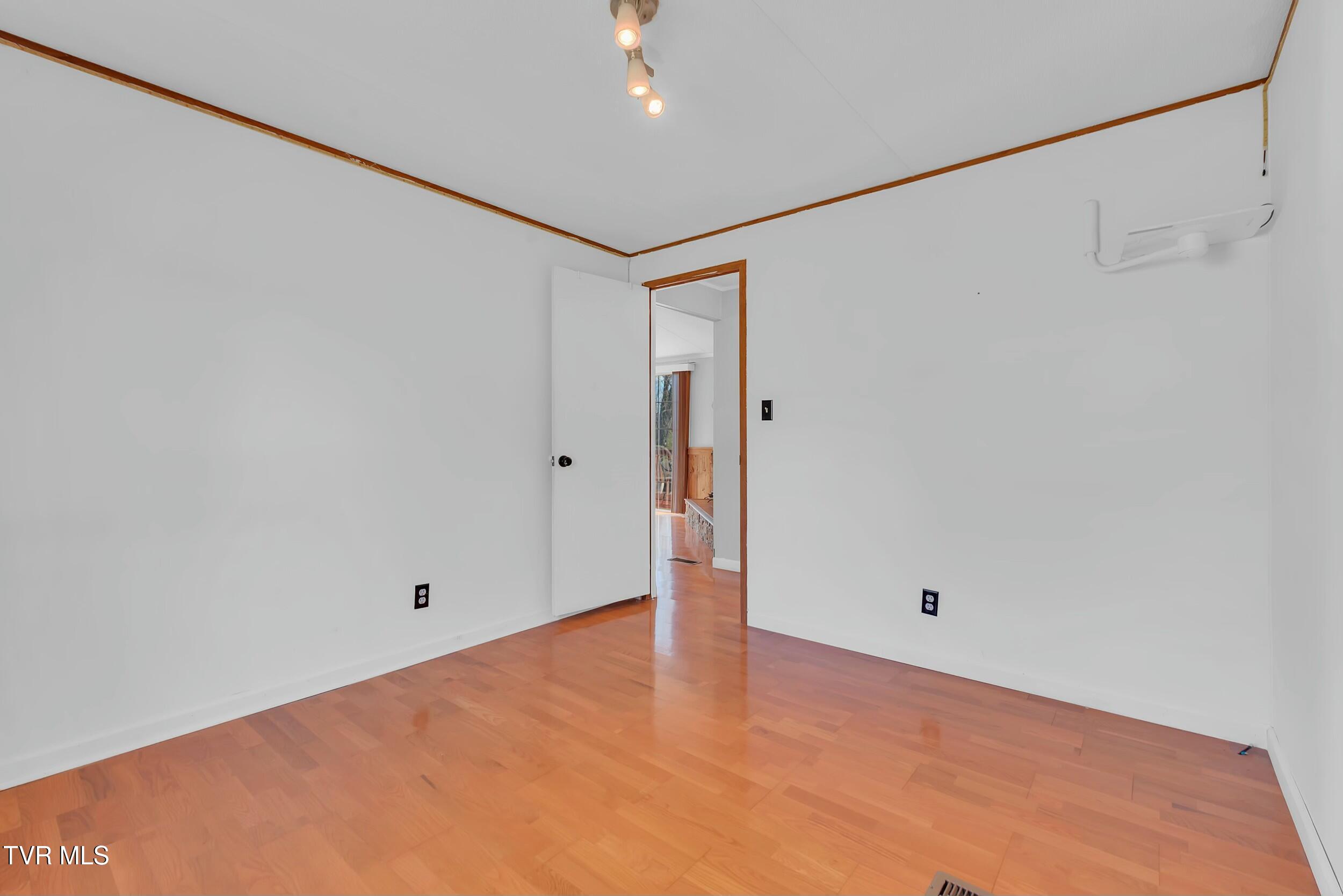 270 Telford Road Property Photo 16