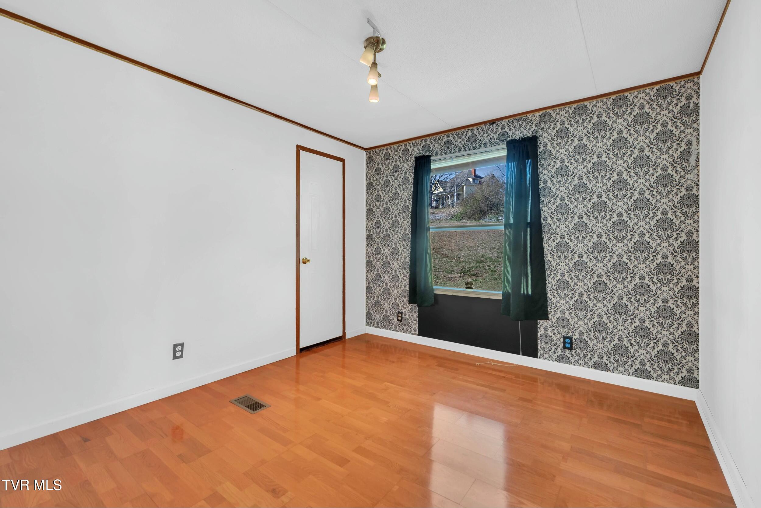 270 Telford Road Property Photo 17
