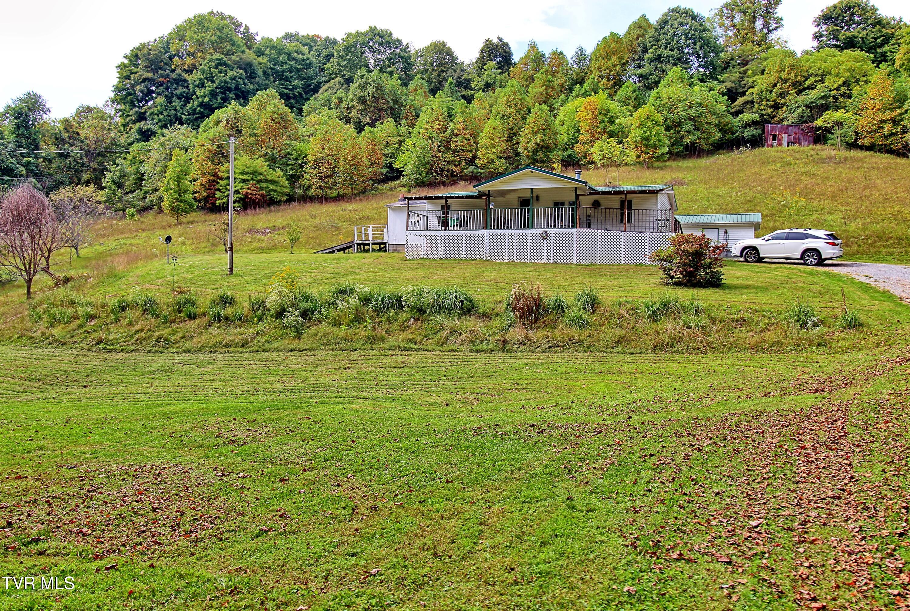 208 Observation Drive Property Photo