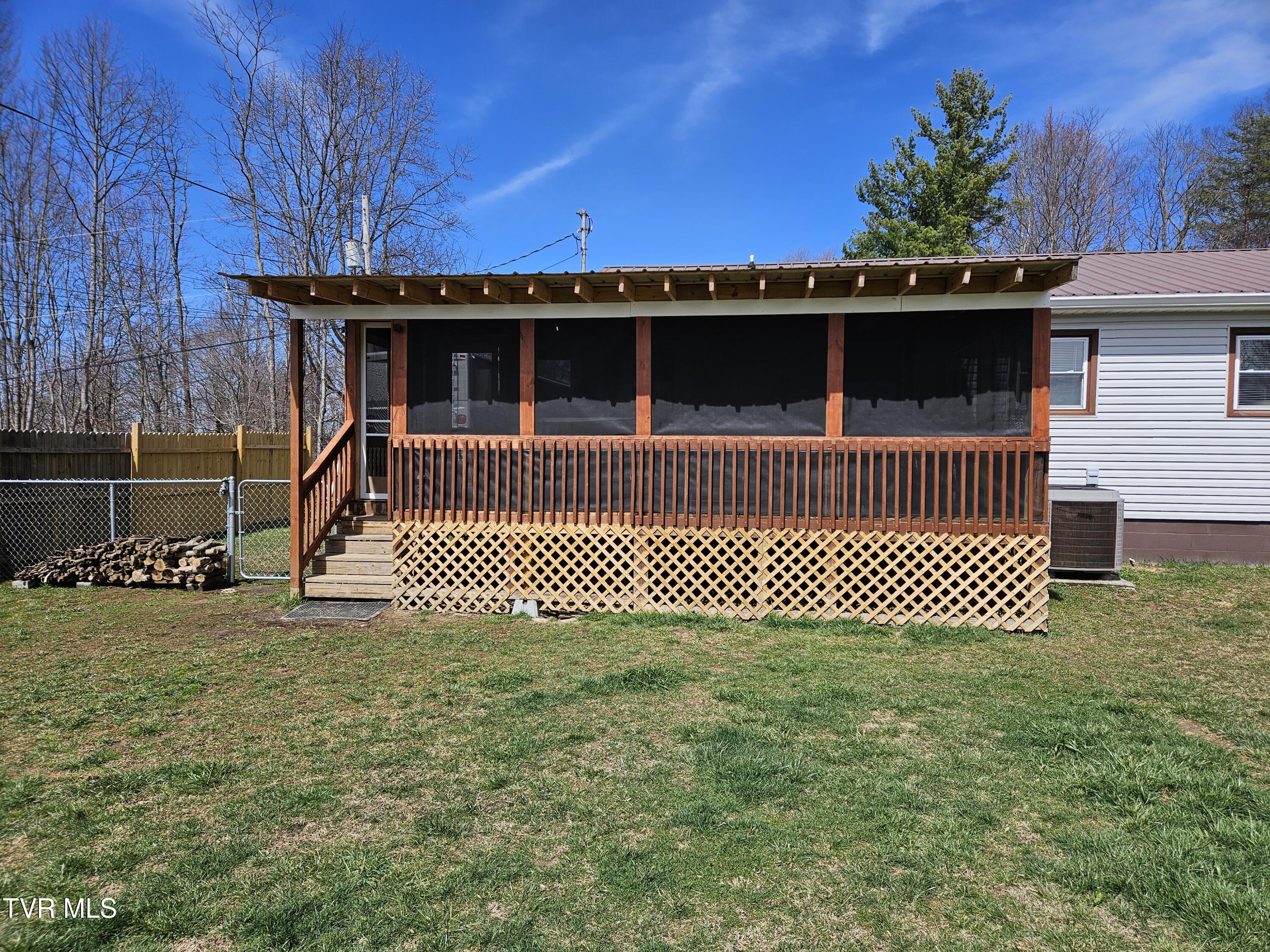 229 Harm Ridge Property Photo 4