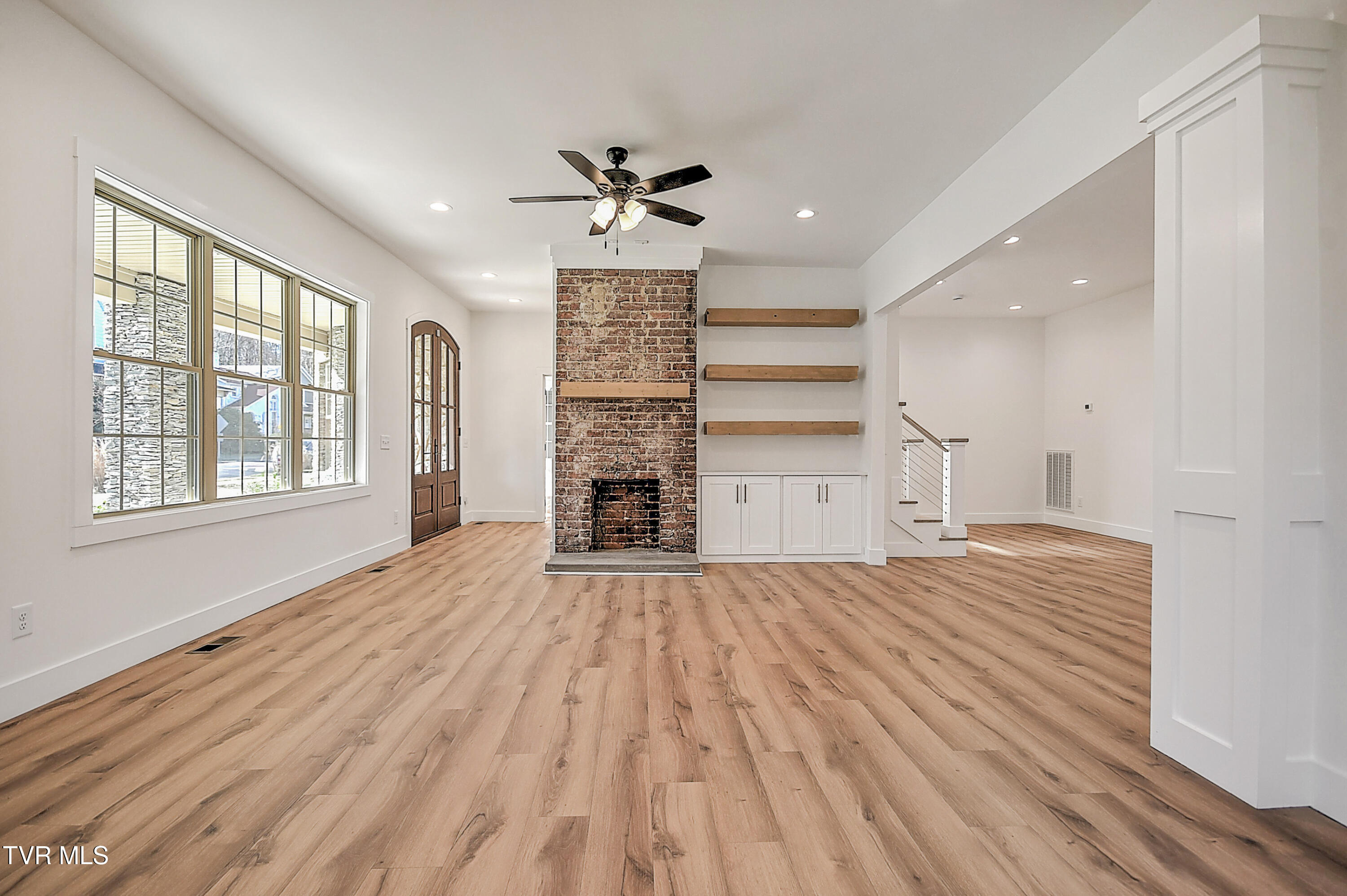 110 West Chestnut Street Property Photo 6