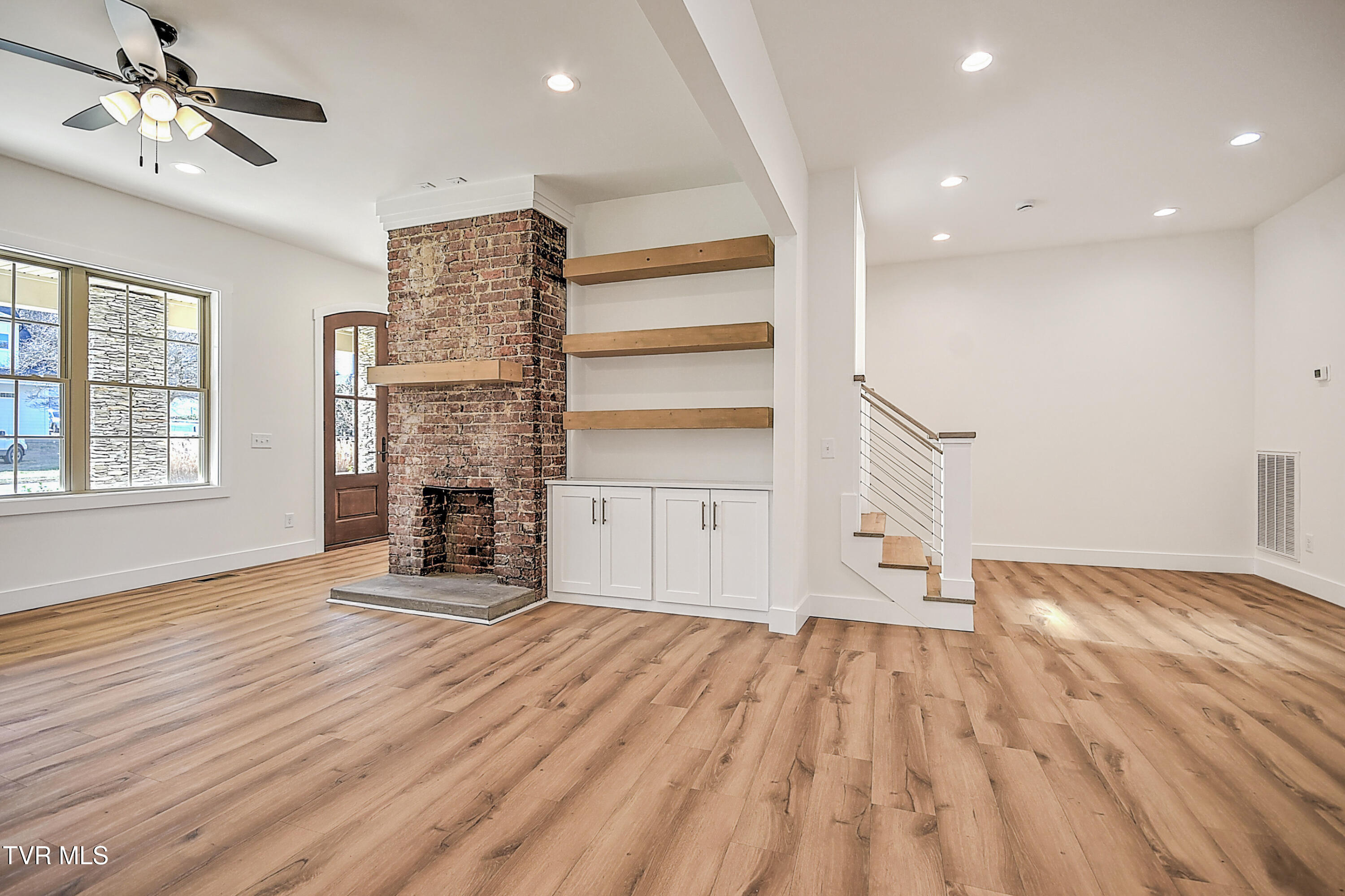 110 West Chestnut Street Property Photo 7