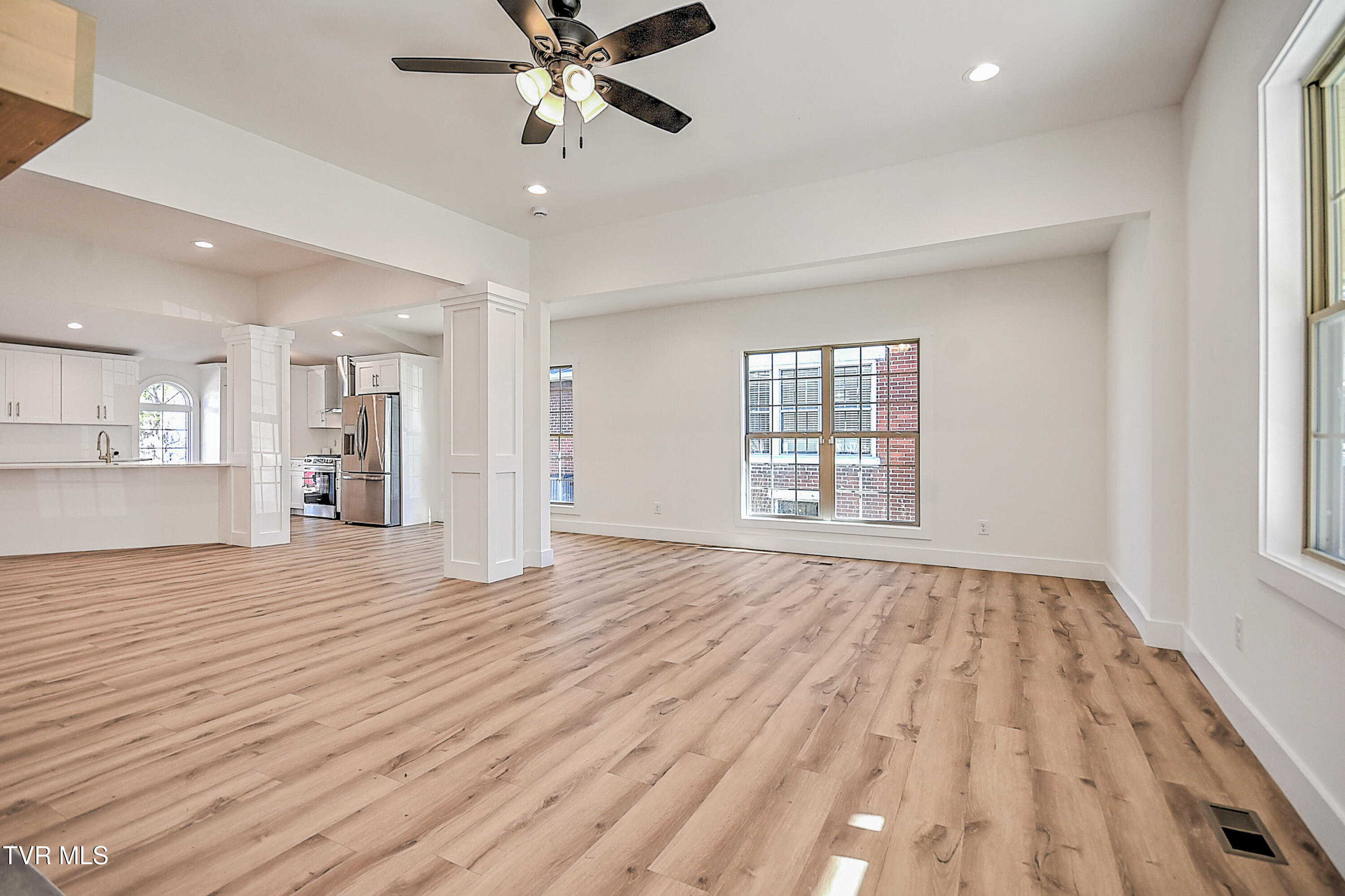 110 West Chestnut Street Property Photo 9