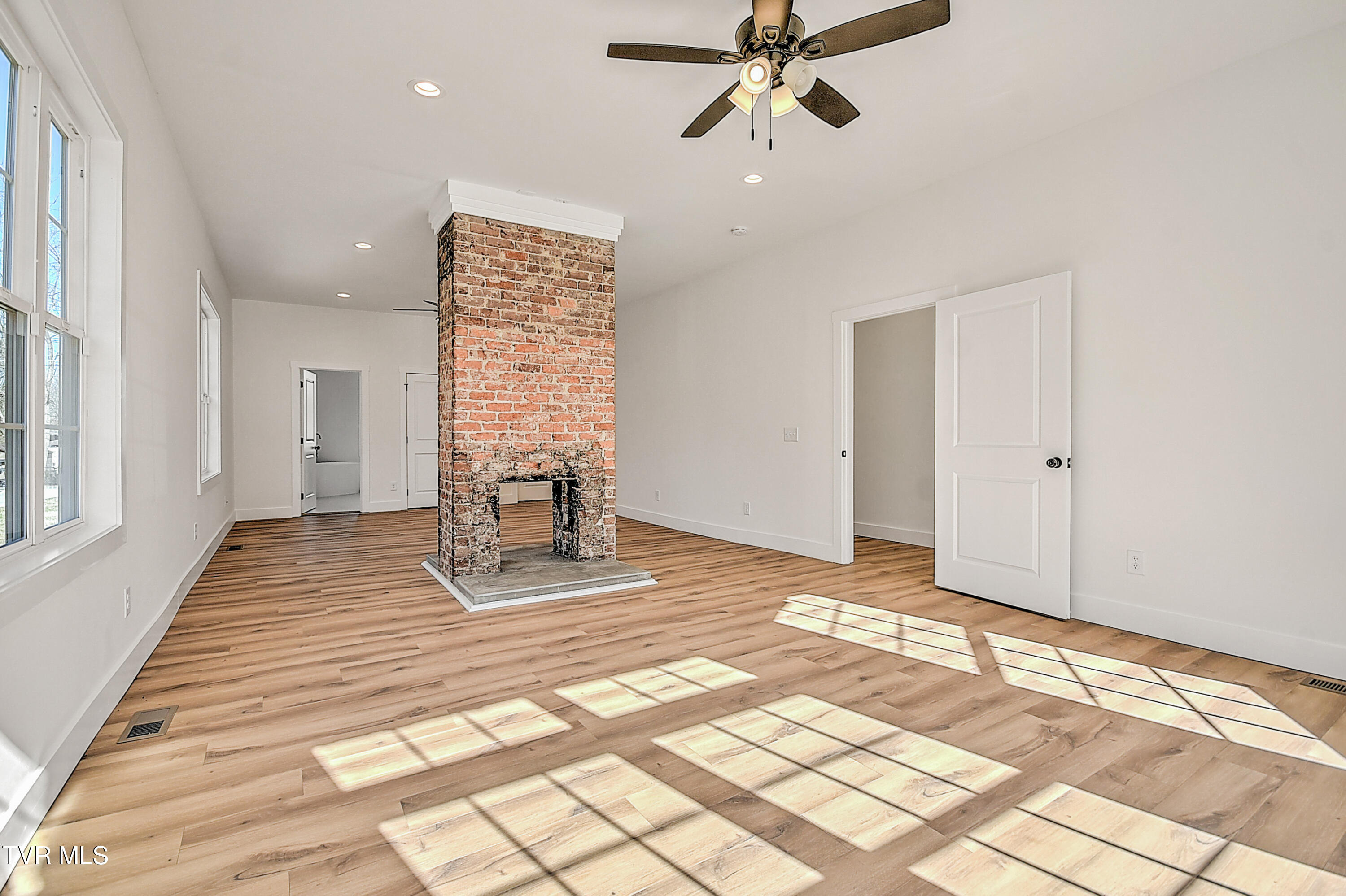 110 West Chestnut Street Property Photo 19