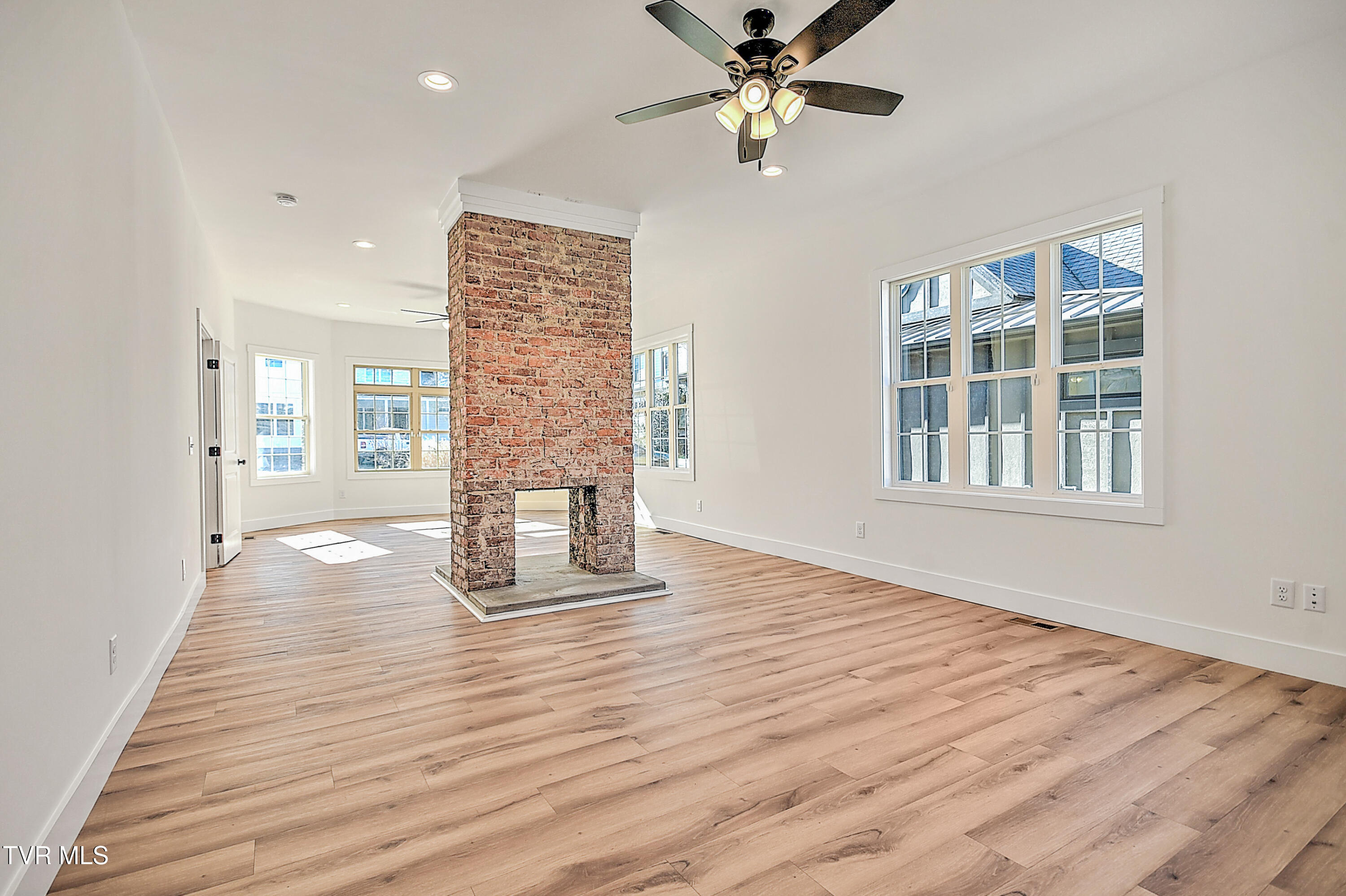 110 West Chestnut Street Property Photo 23