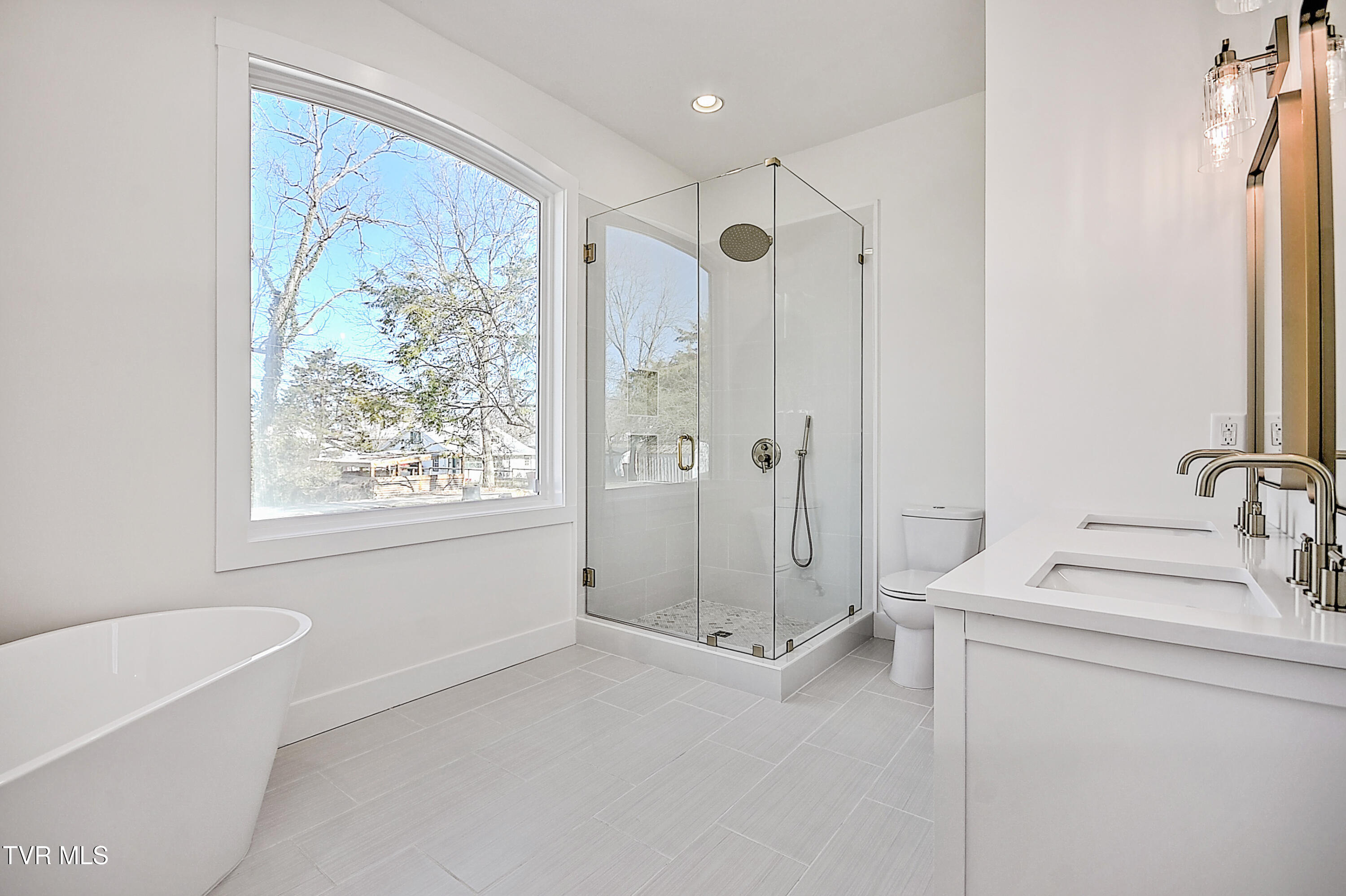 110 West Chestnut Street Property Photo 25