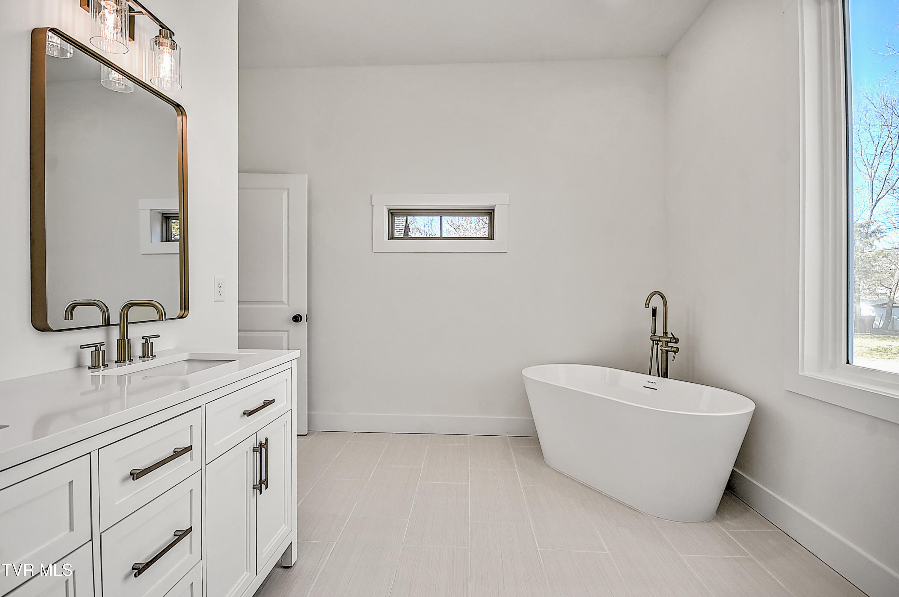 110 West Chestnut Street Property Photo 26
