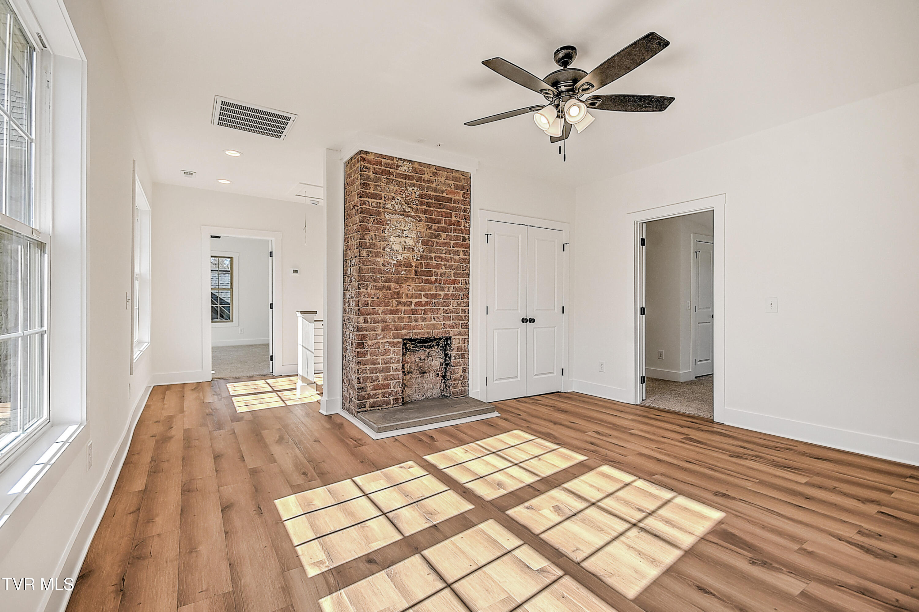 110 West Chestnut Street Property Photo 32