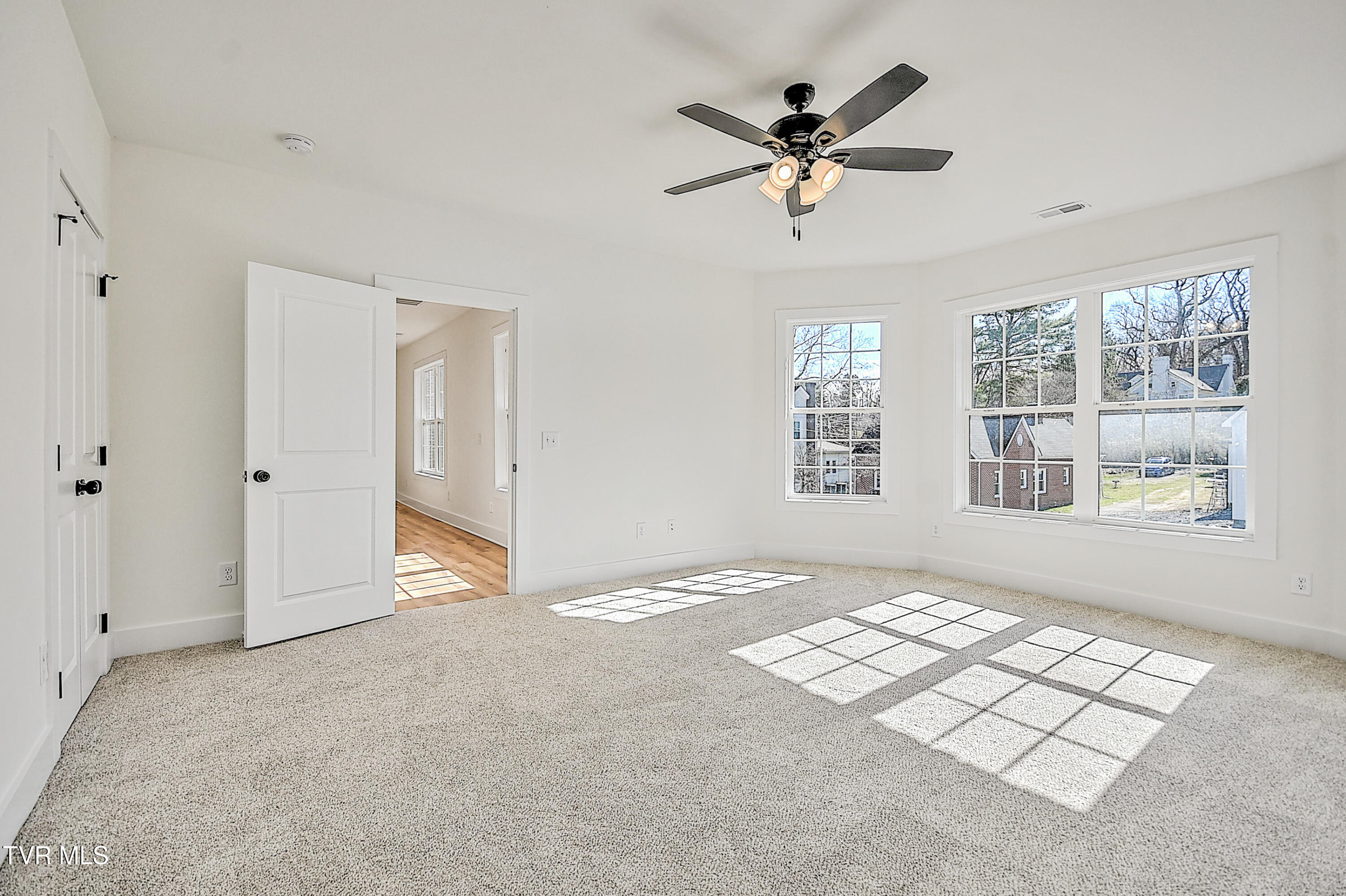 110 West Chestnut Street Property Photo 38