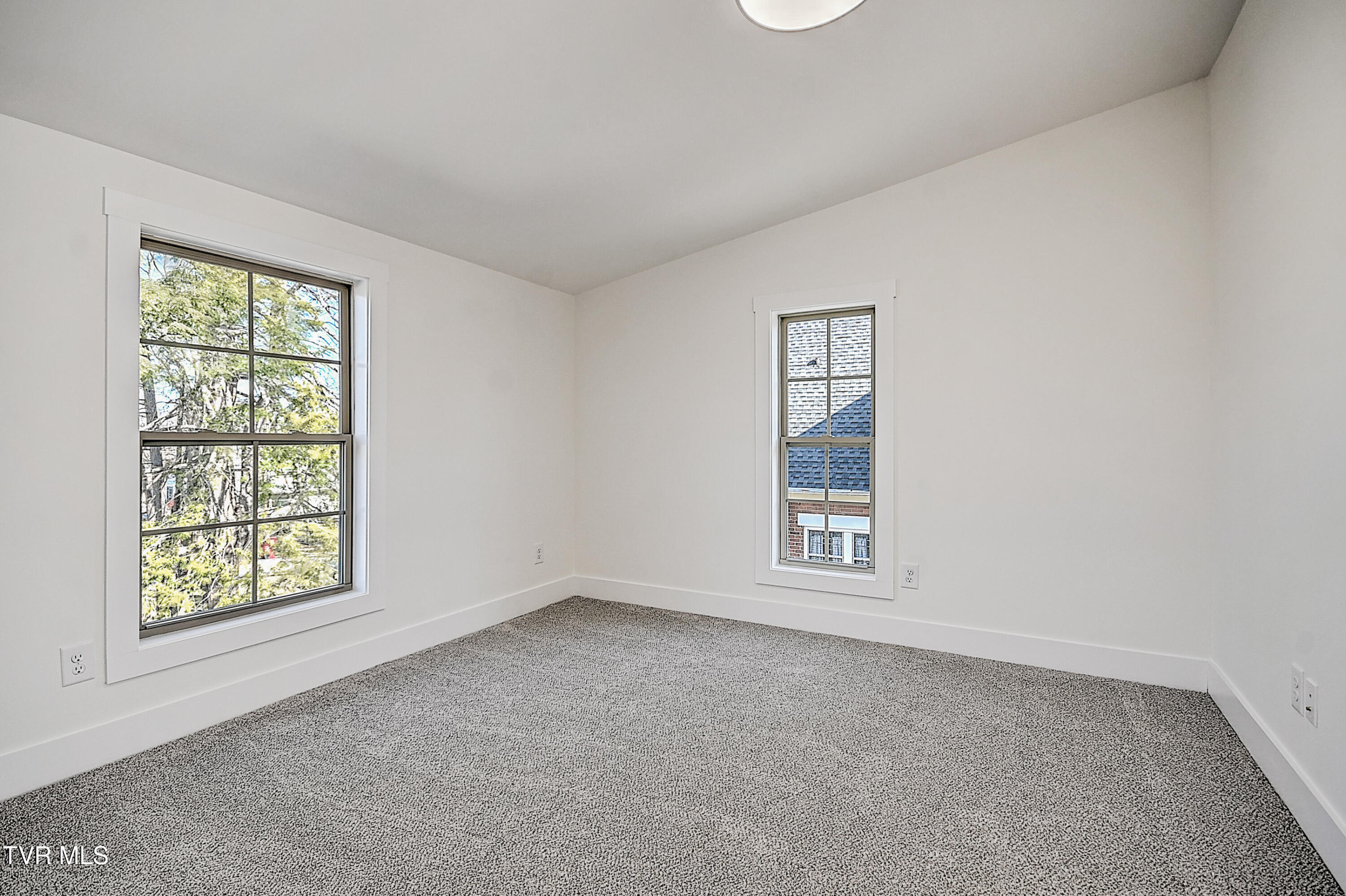110 West Chestnut Street Property Photo 39