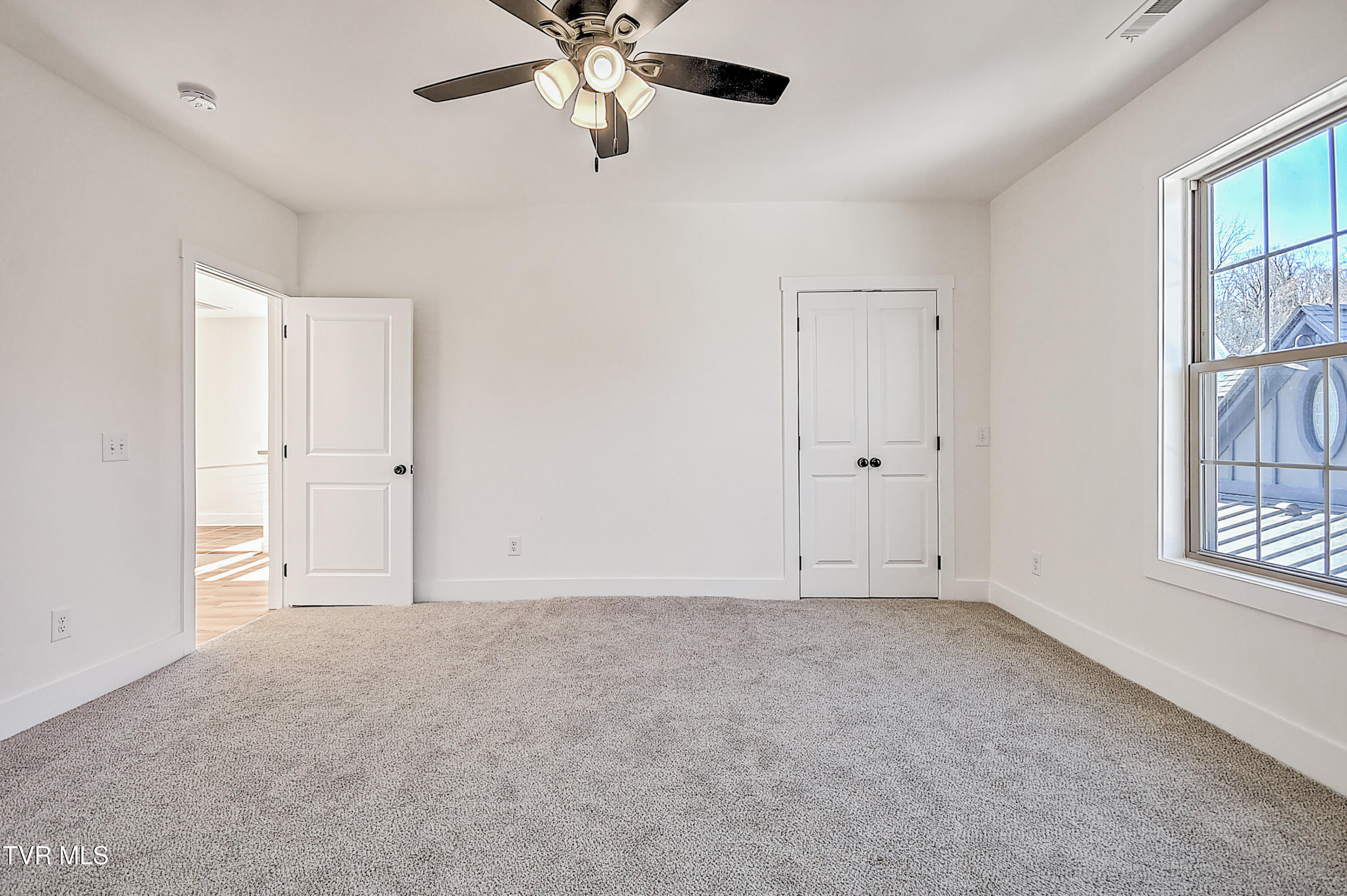 110 West Chestnut Street Property Photo 42