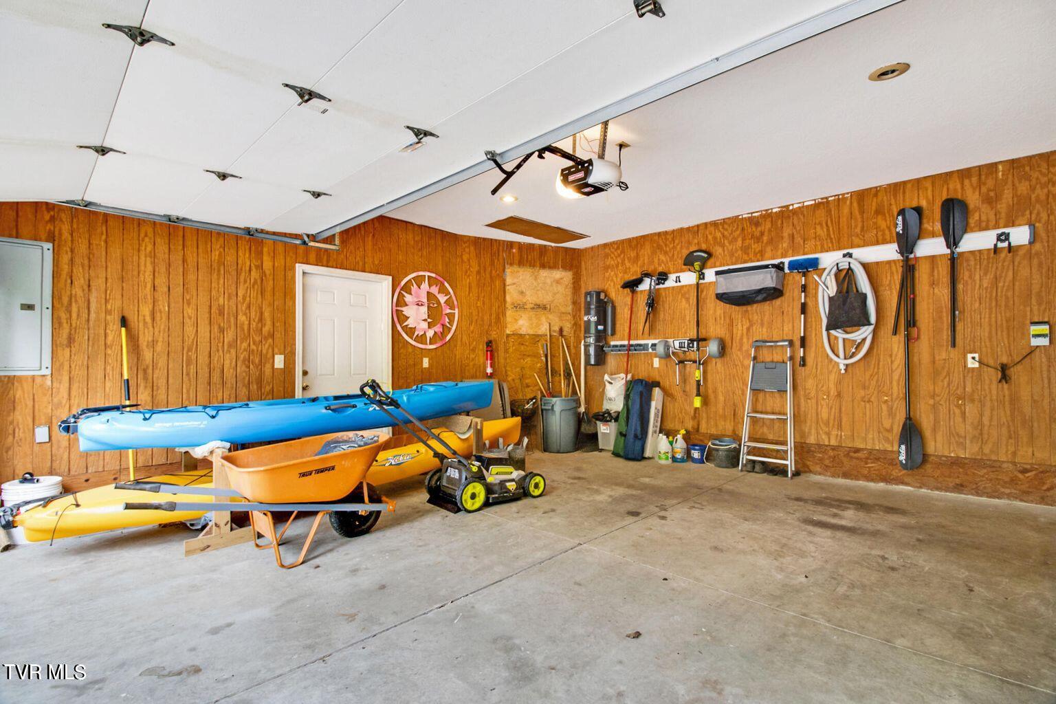 4058 Lone Wolf Circle Property Photo 44