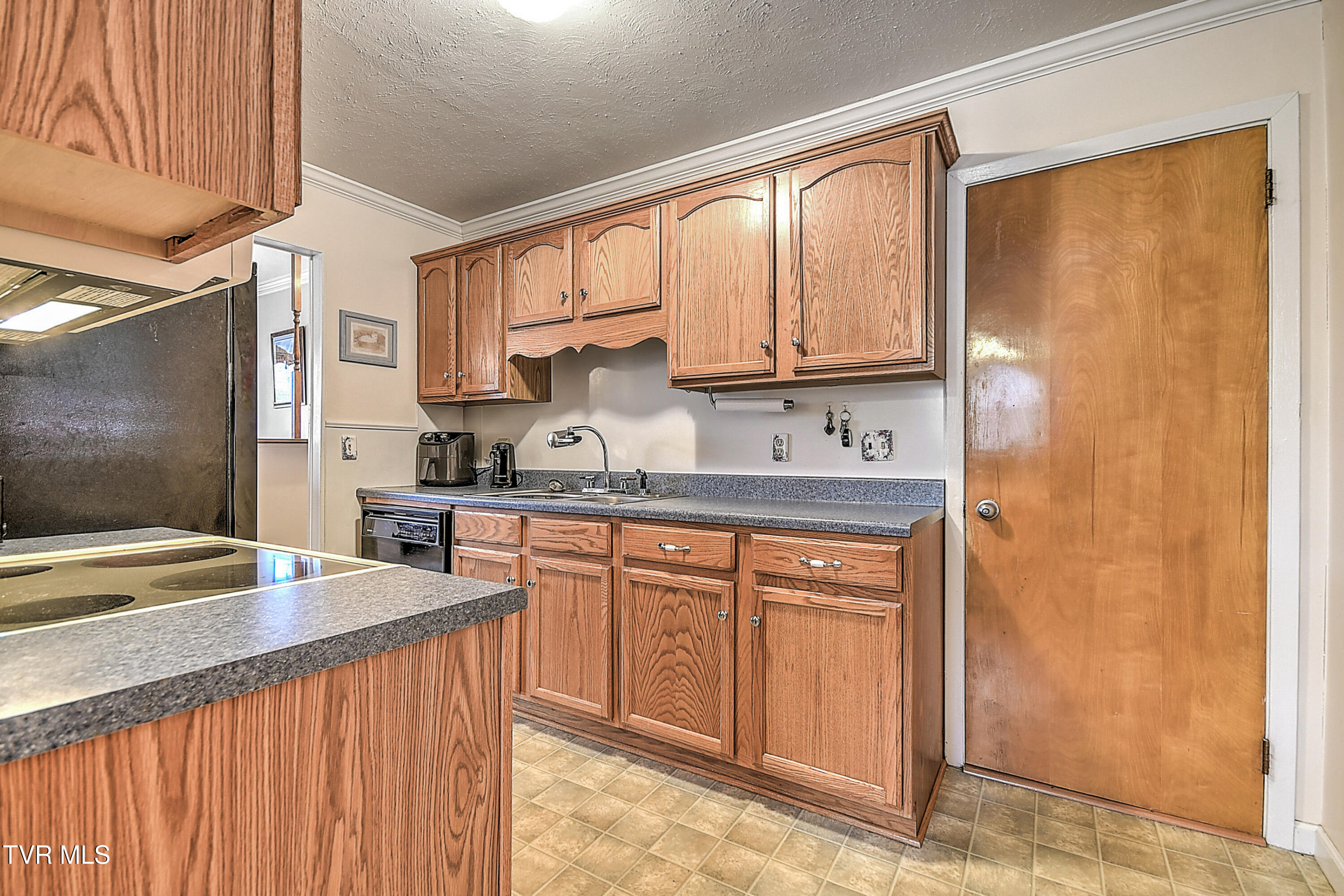 200 Brooks Street Property Photo 10