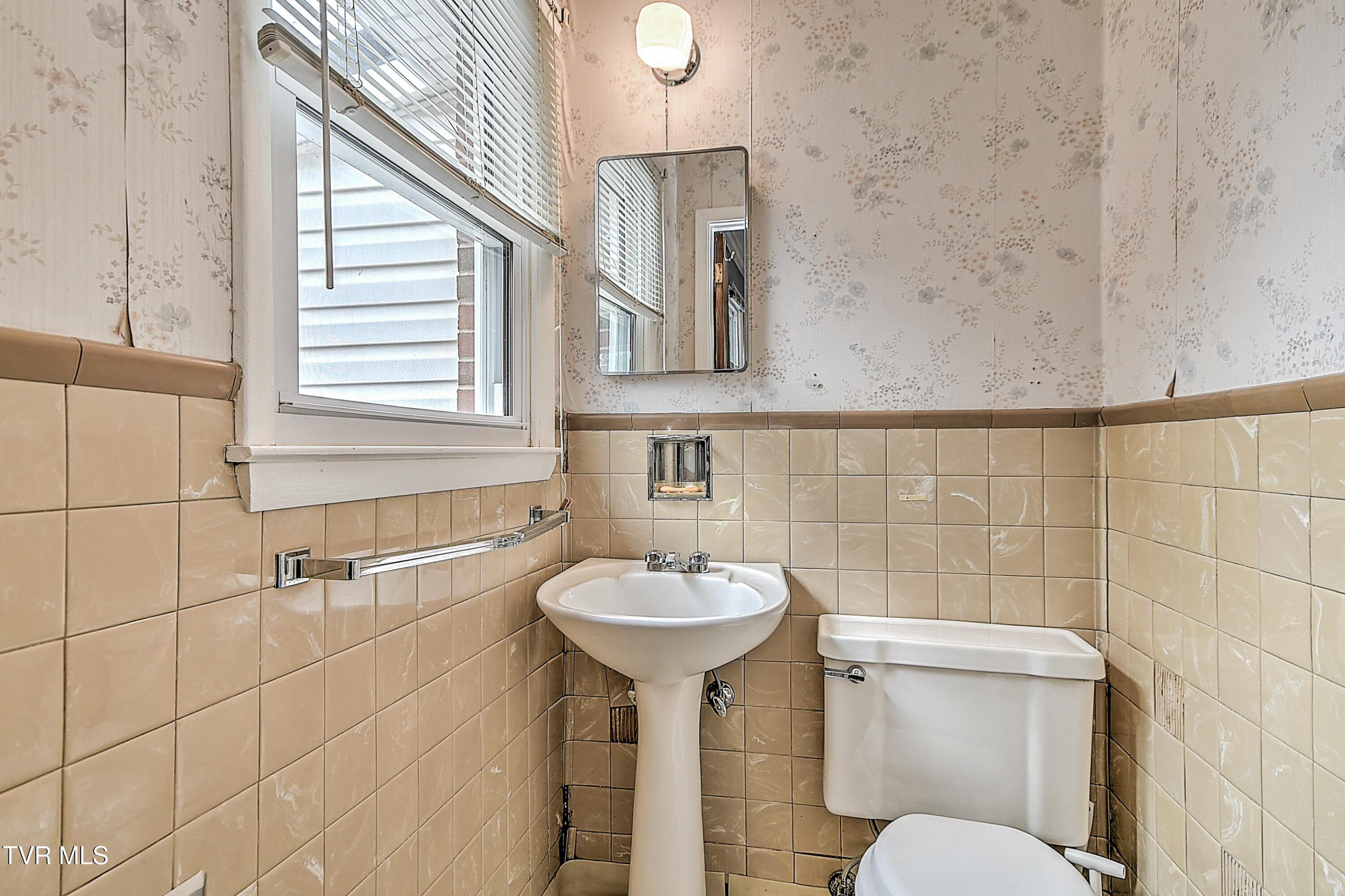 200 Brooks Street Property Photo 20