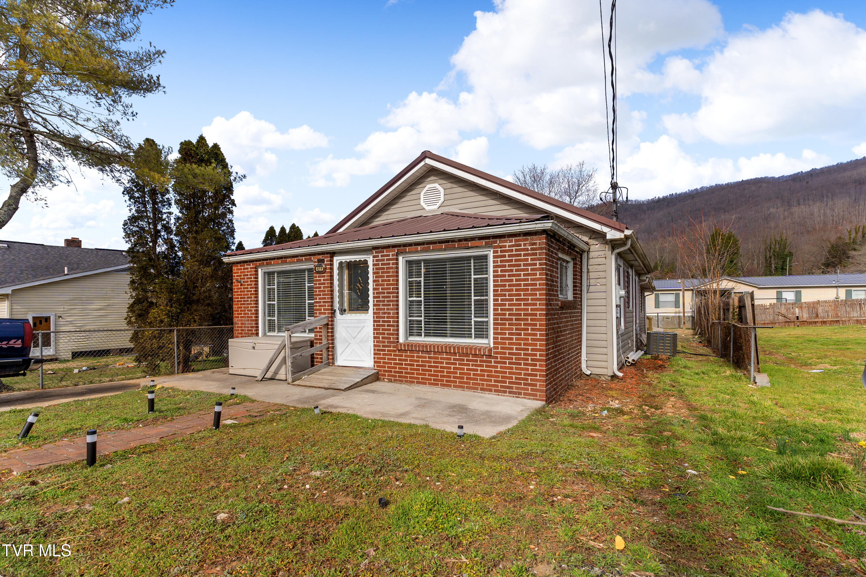 409 West Wood Avenue Property Photo 3