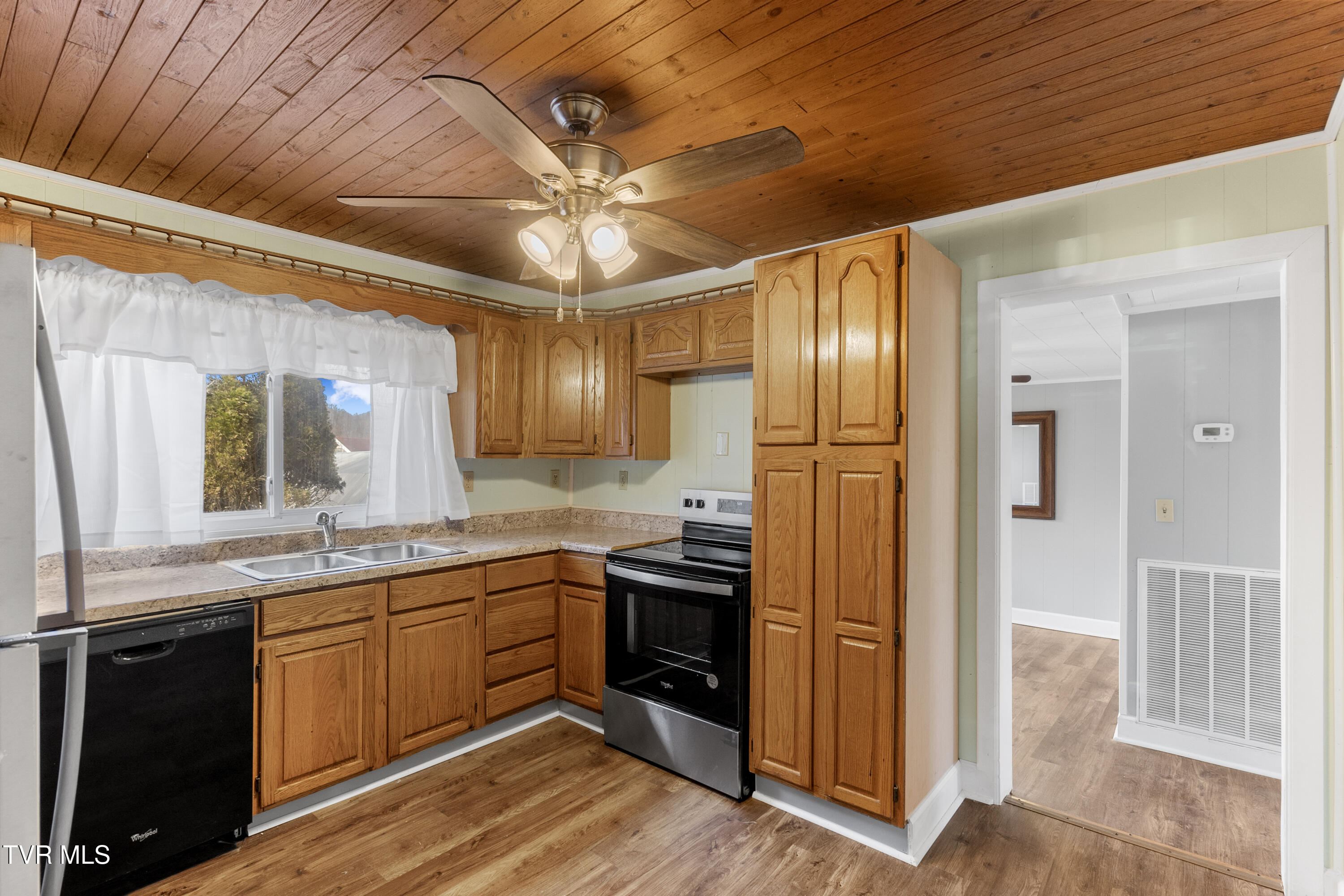 409 West Wood Avenue Property Photo 11