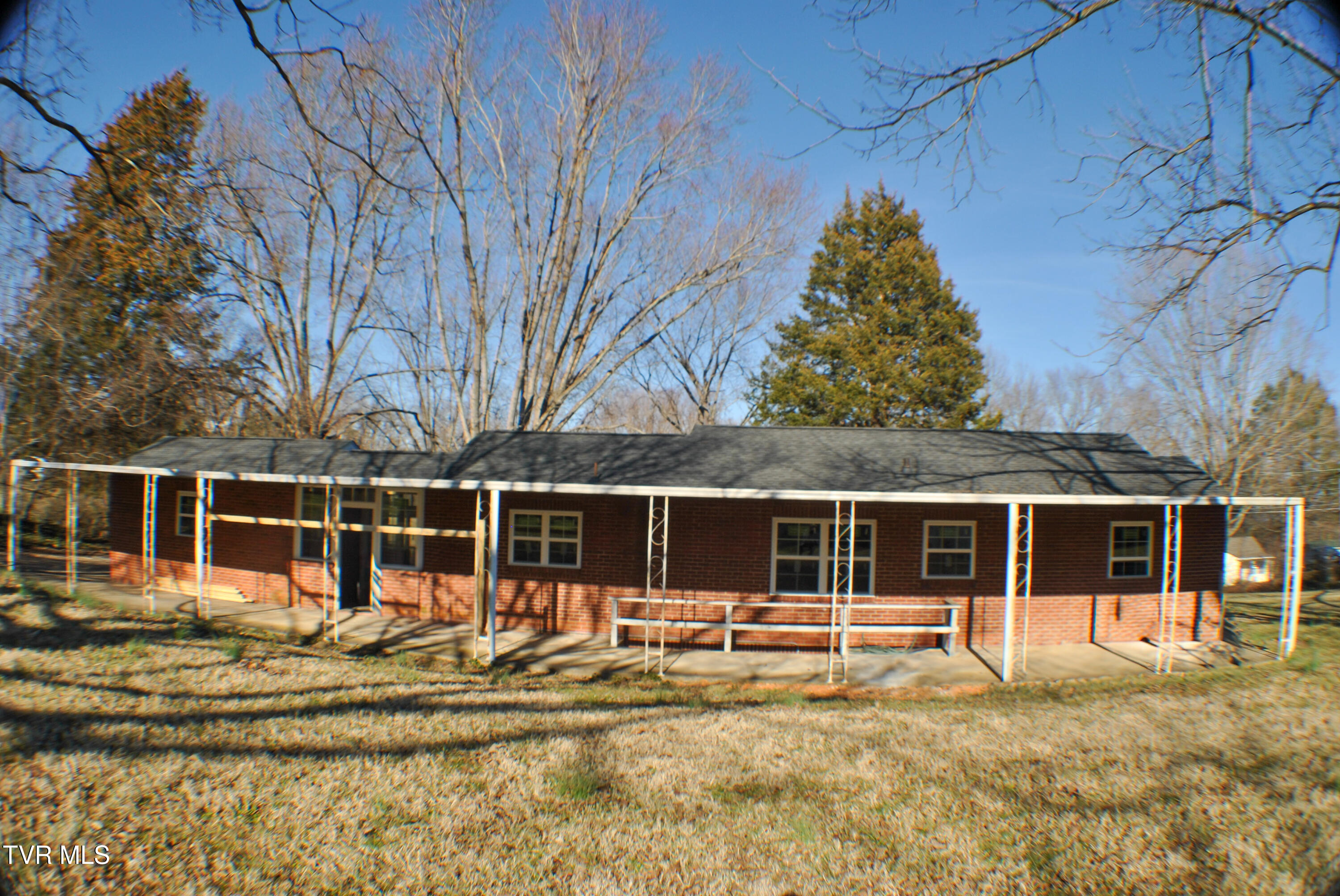804 East Maple Street Property Photo 3