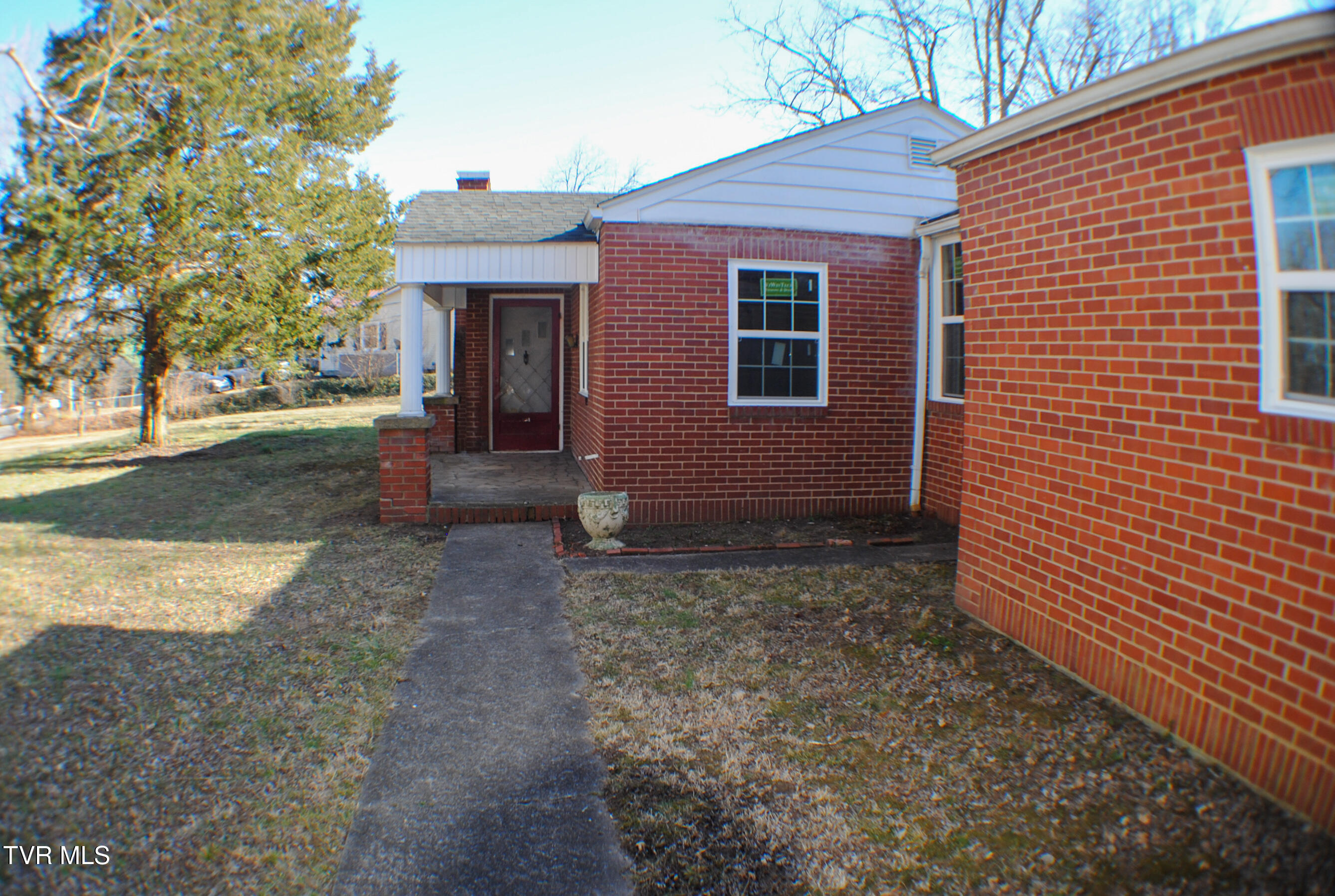 804 East Maple Street Property Photo 6