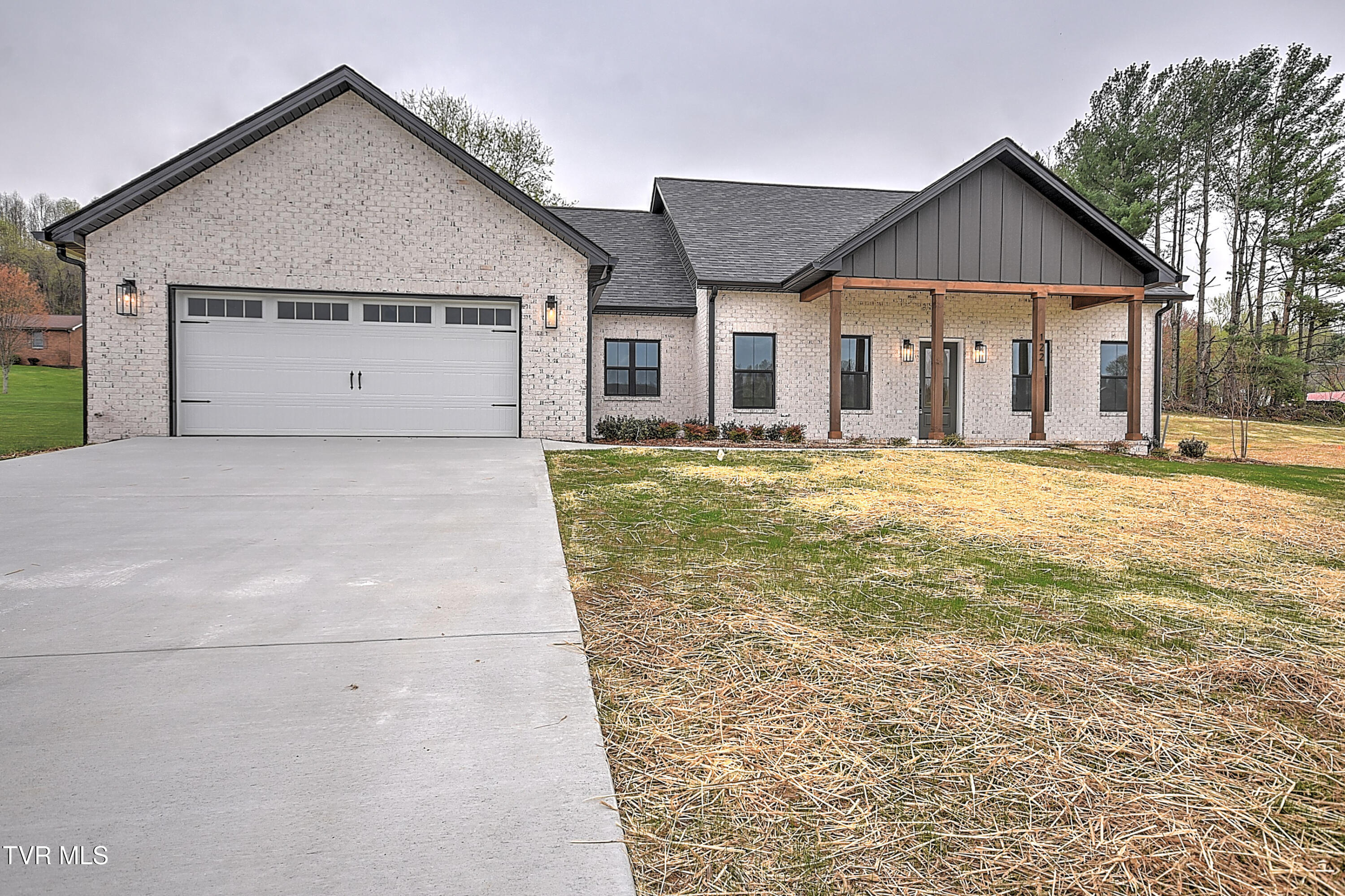122 Thomson Mdw Lane Property Photo 2