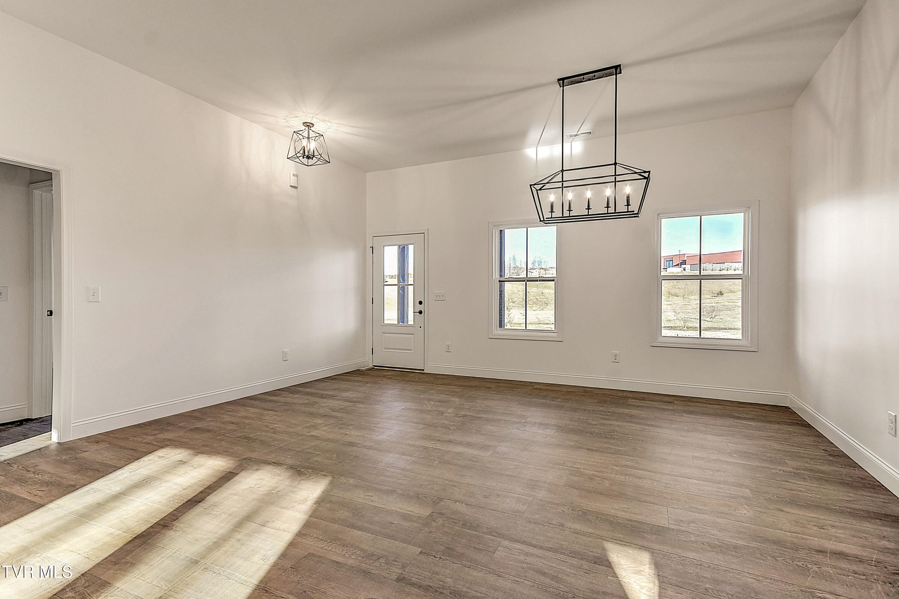 122 Thomson Mdw Lane Property Photo 8