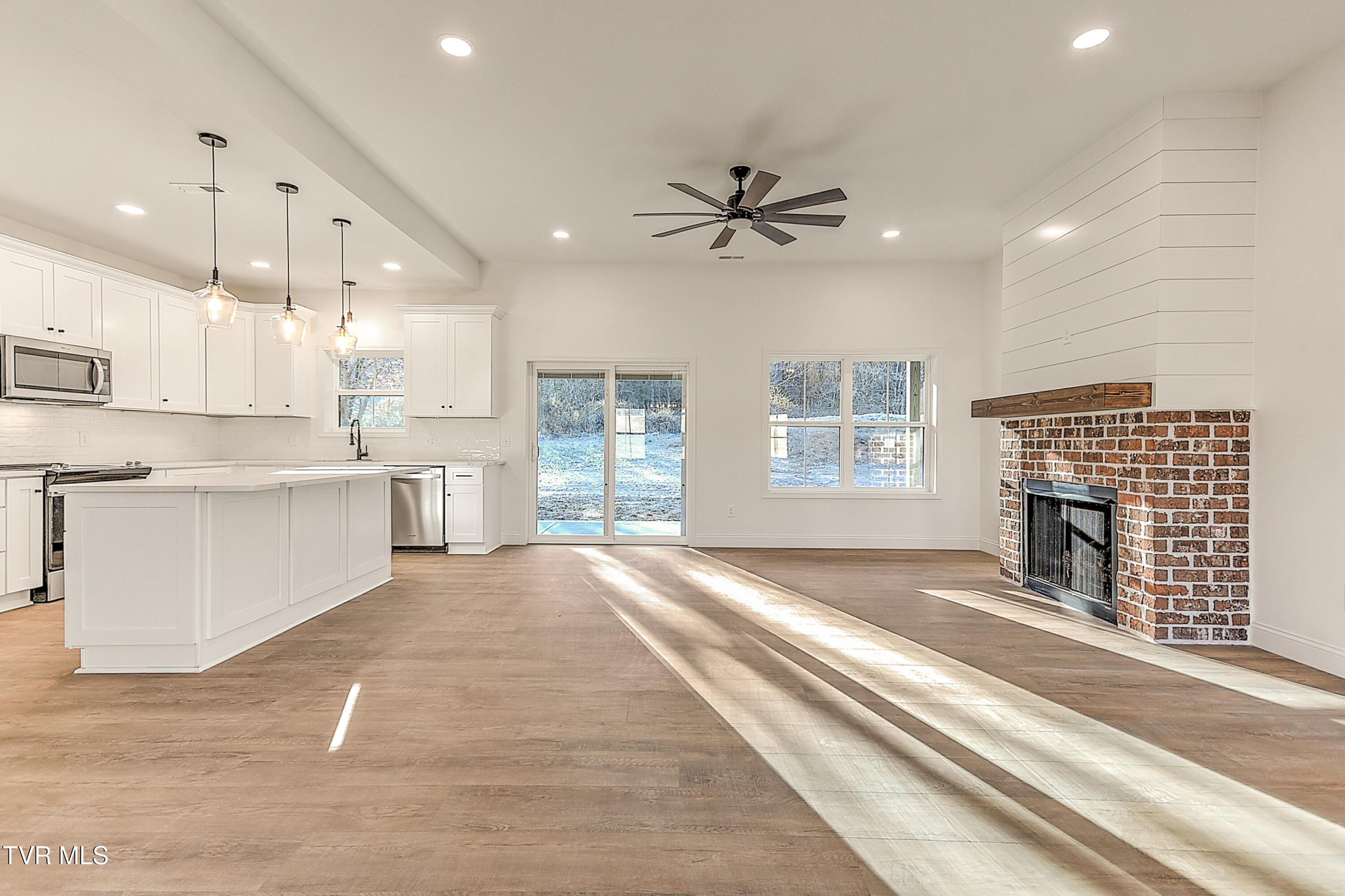 122 Thomson Mdw Lane Property Photo 12