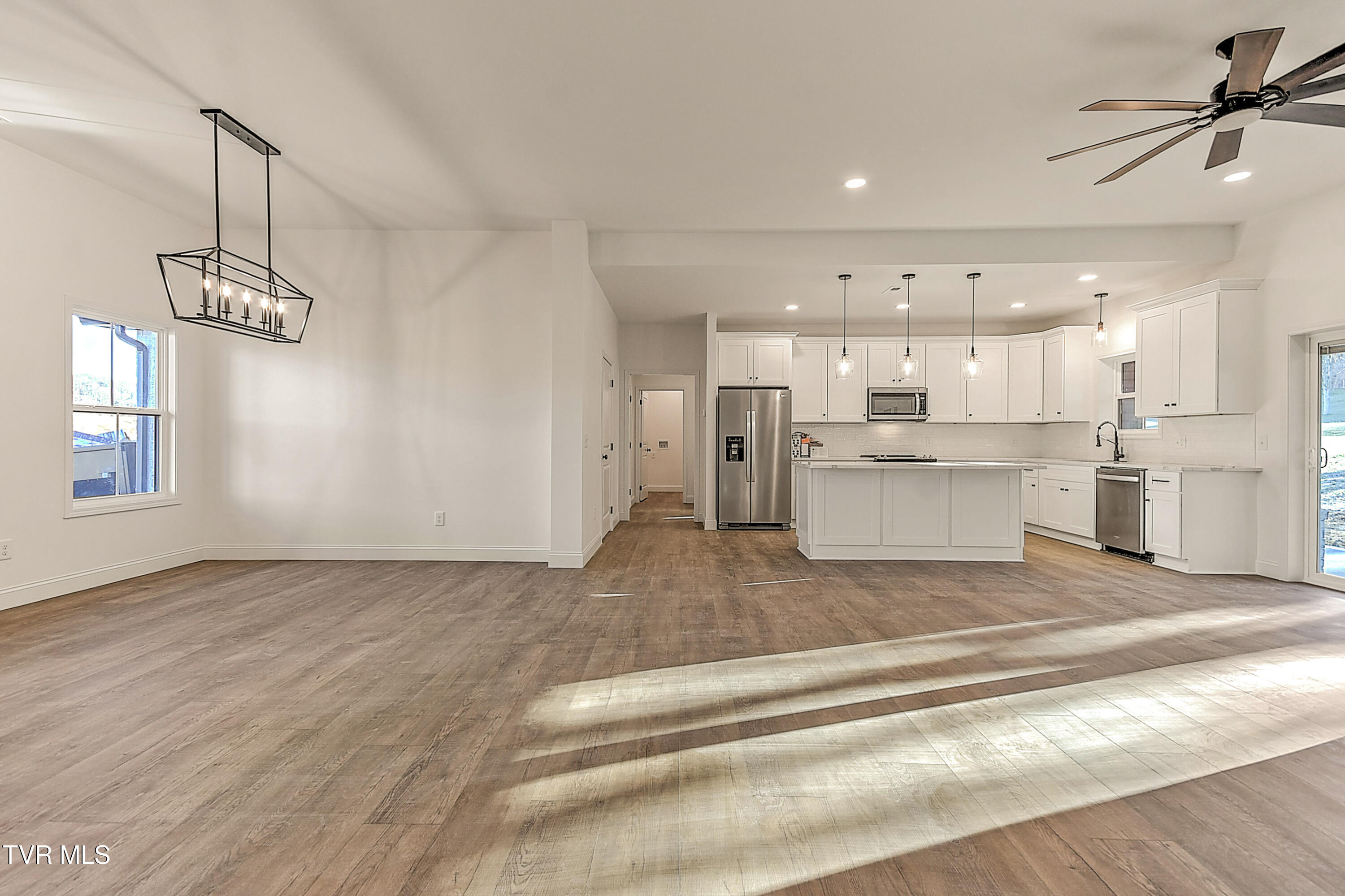122 Thomson Mdw Lane Property Photo 13