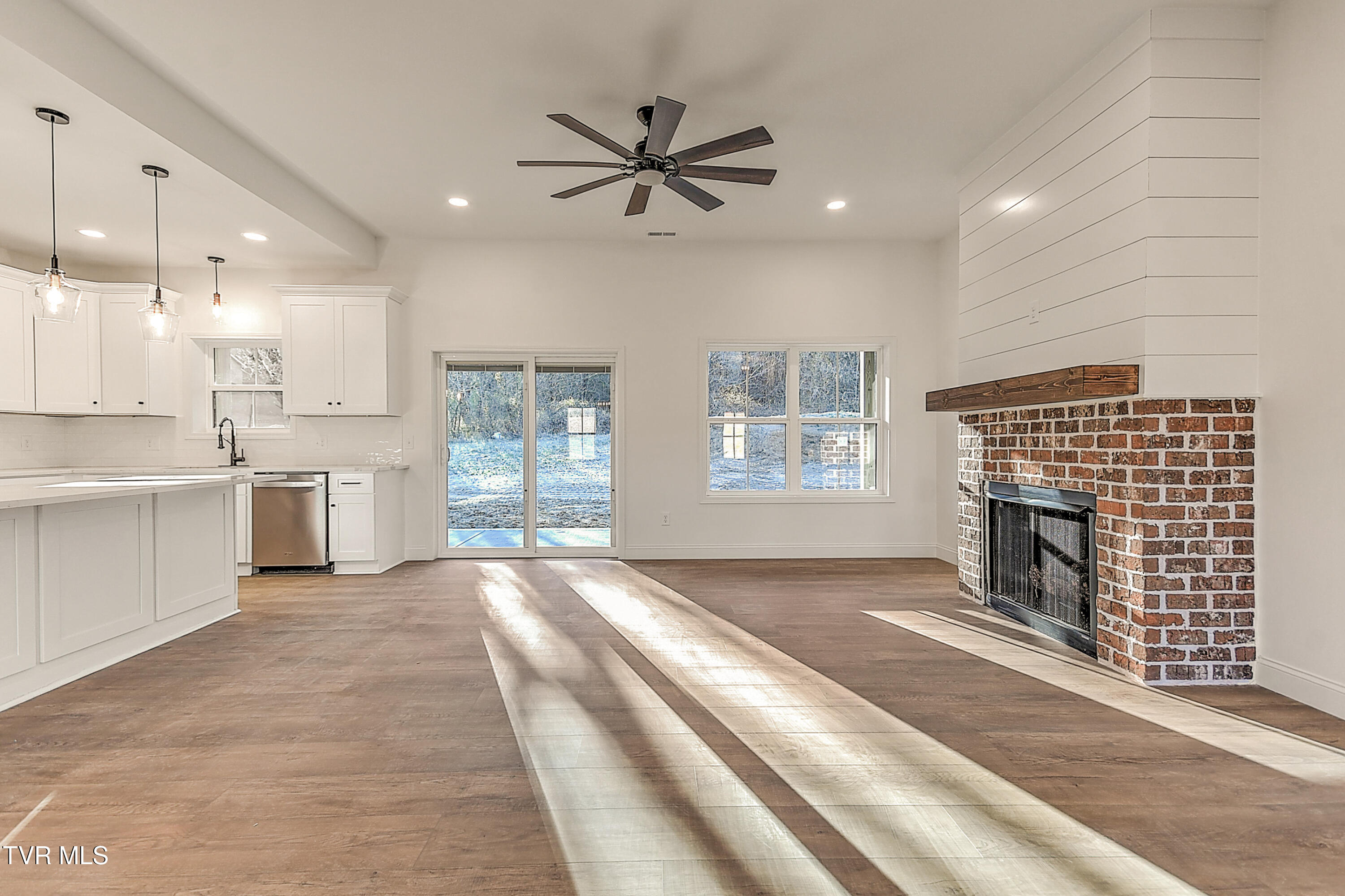 122 Thomson Mdw Lane Property Photo 15