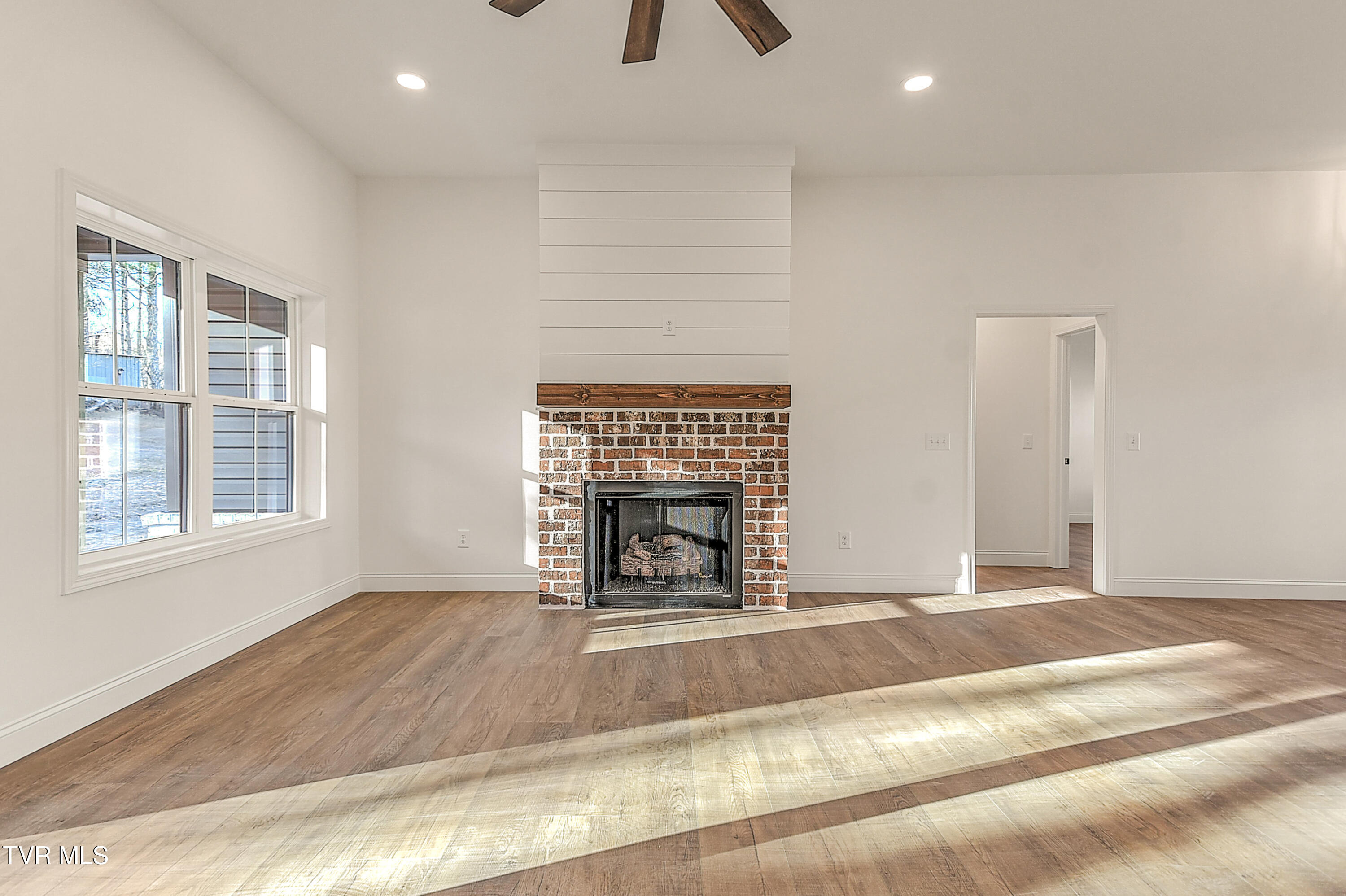 122 Thomson Mdw Lane Property Photo 17