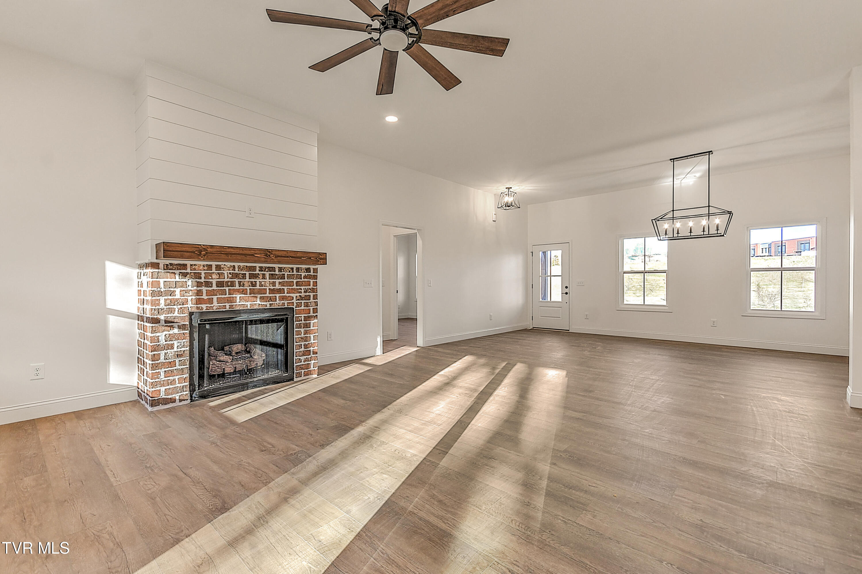 122 Thomson Mdw Lane Property Photo 18