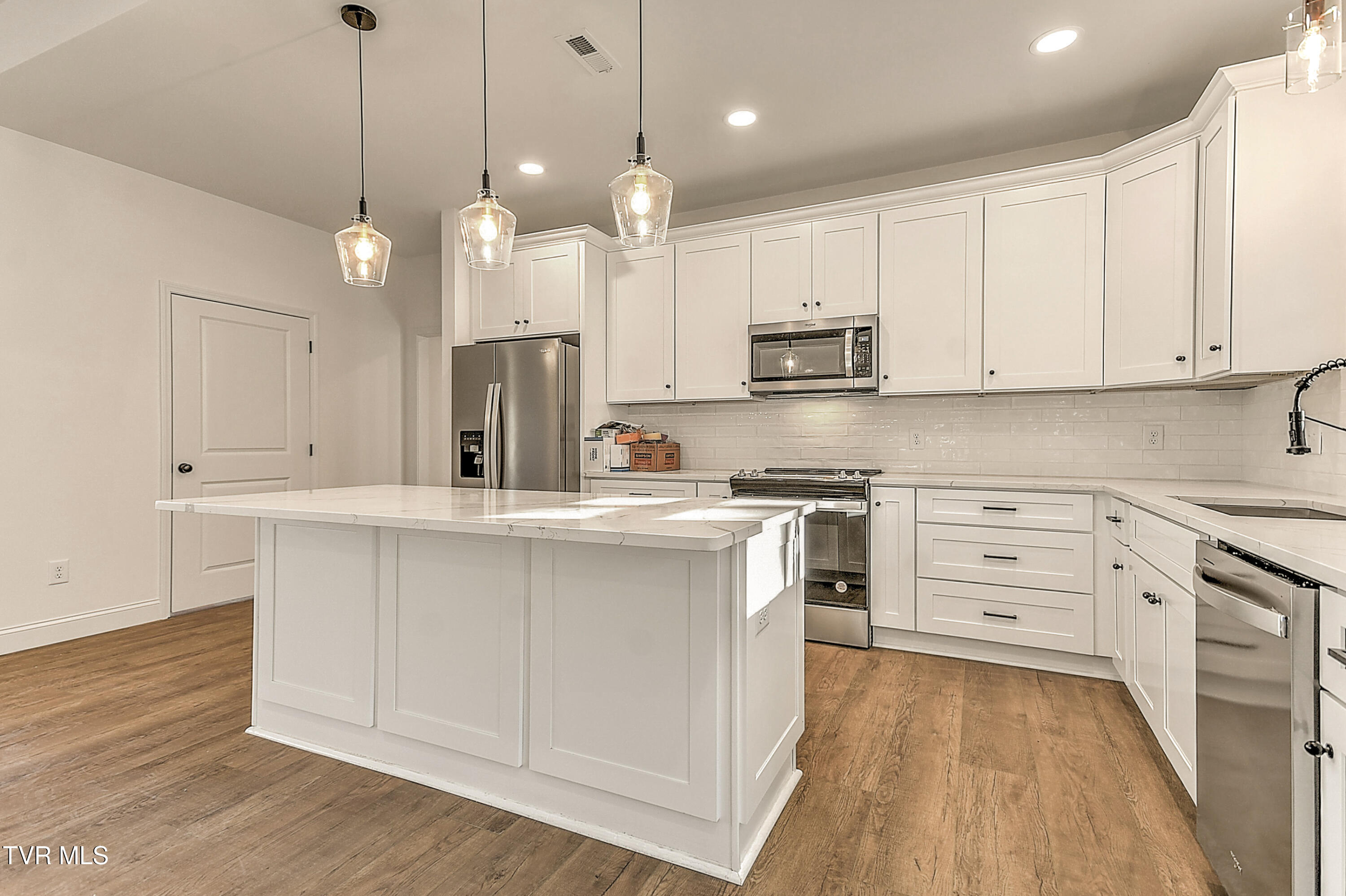 122 Thomson Mdw Lane Property Photo 25
