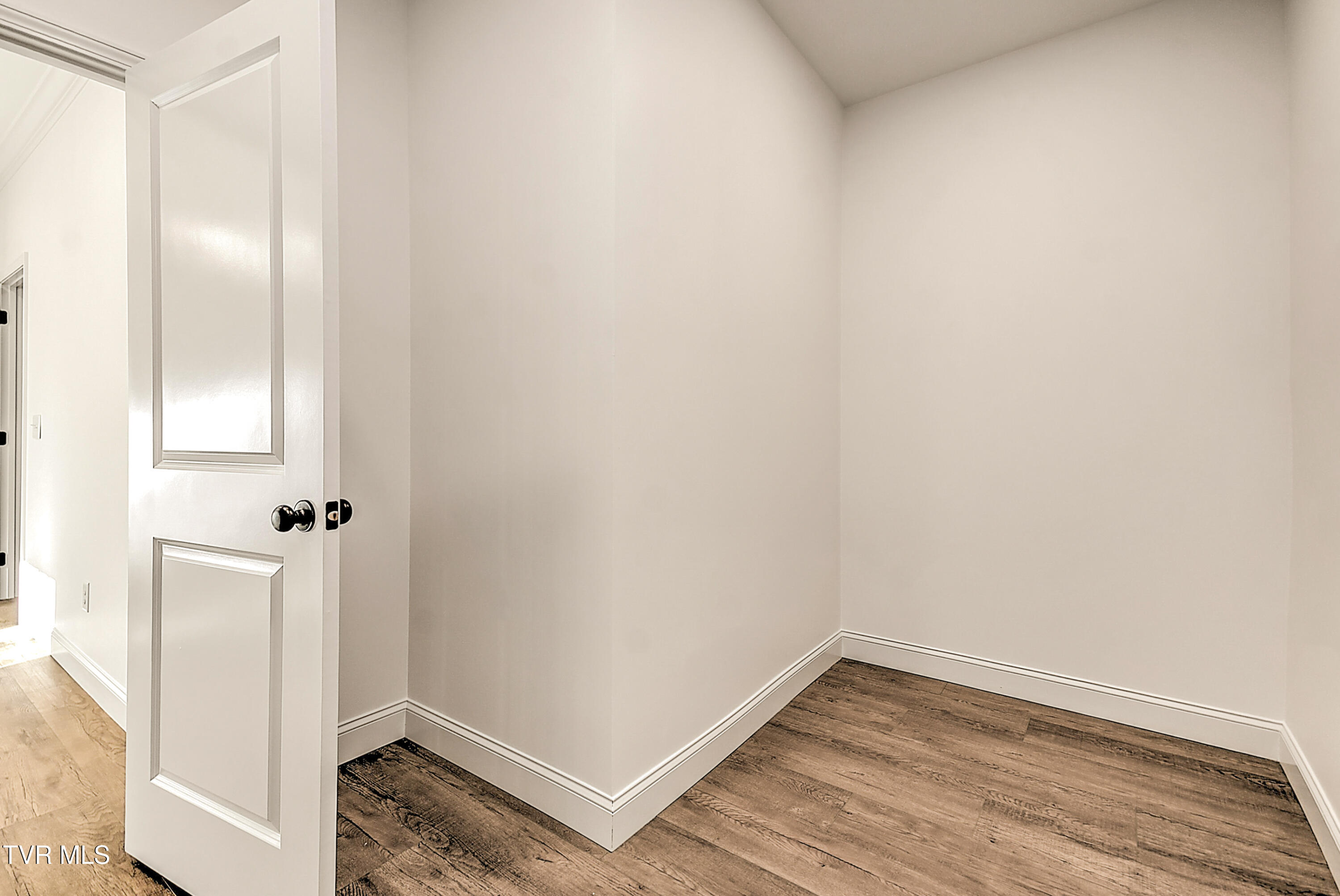 122 Thomson Mdw Lane Property Photo 34