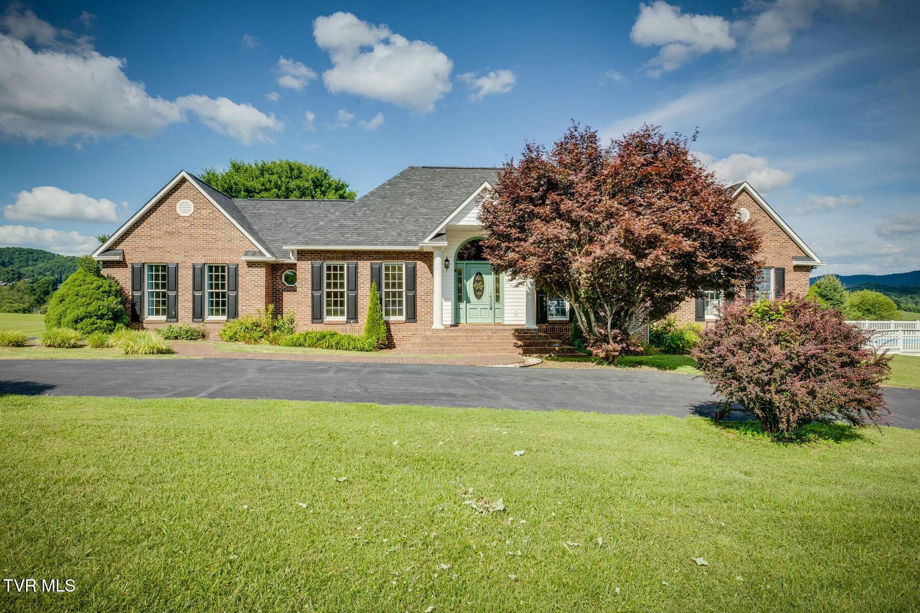 Sunset Ranch Real Estate Listings Main Image