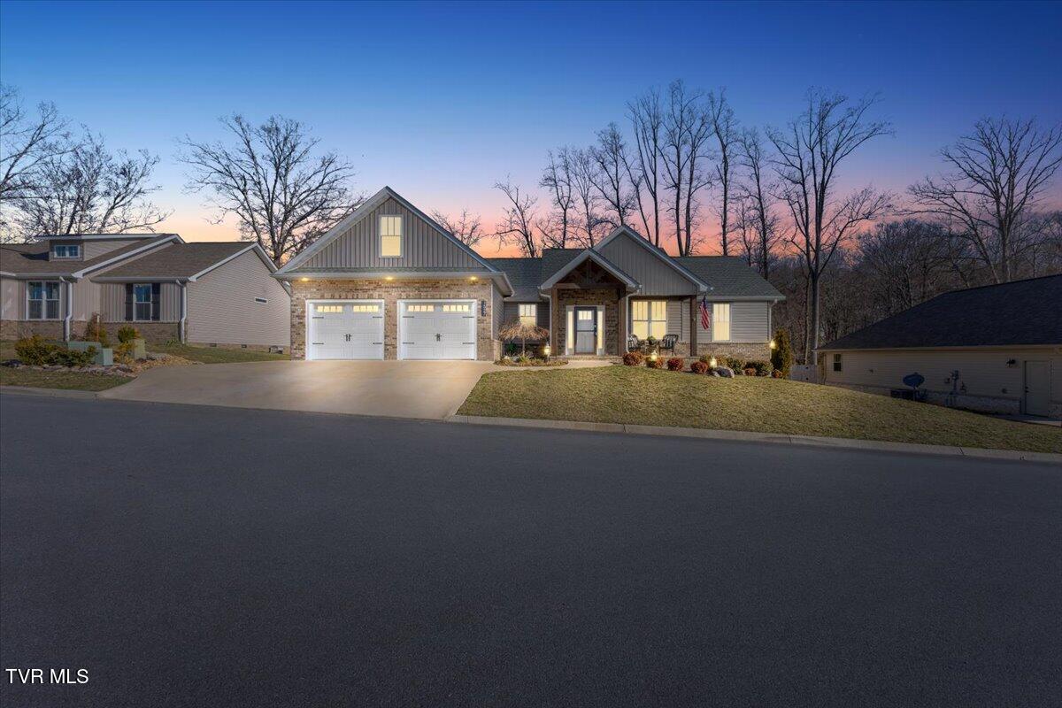 1527 Meadow Creek Lane Property Photo 1