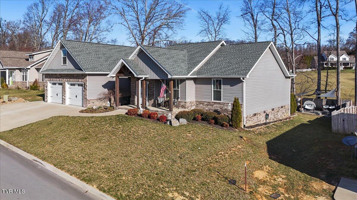 1527 Meadow Creek Lane Property Photo 2