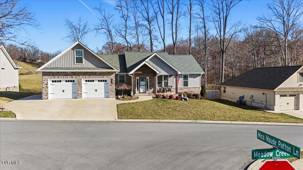 1527 Meadow Creek Lane Property Photo 6
