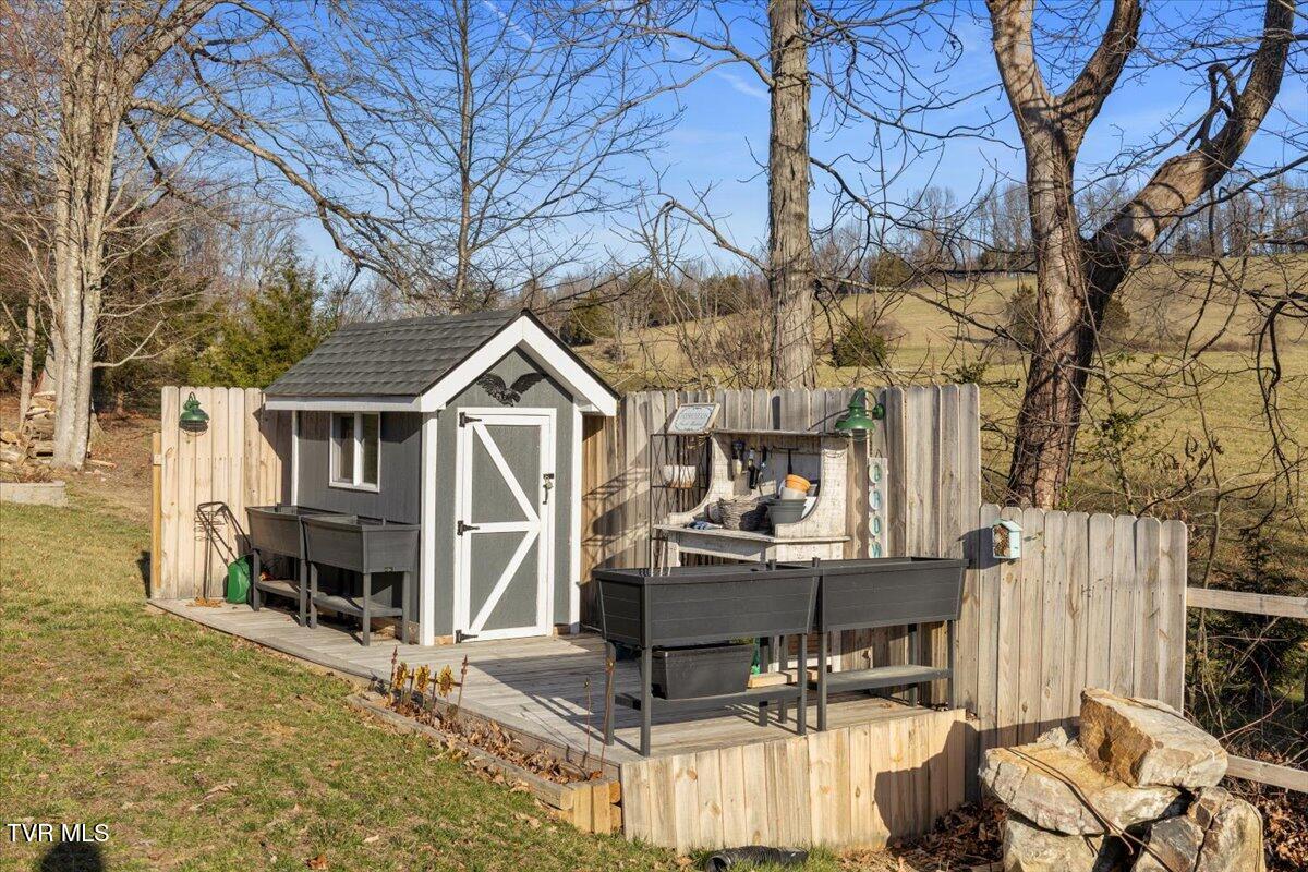 1527 Meadow Creek Lane Property Photo 10