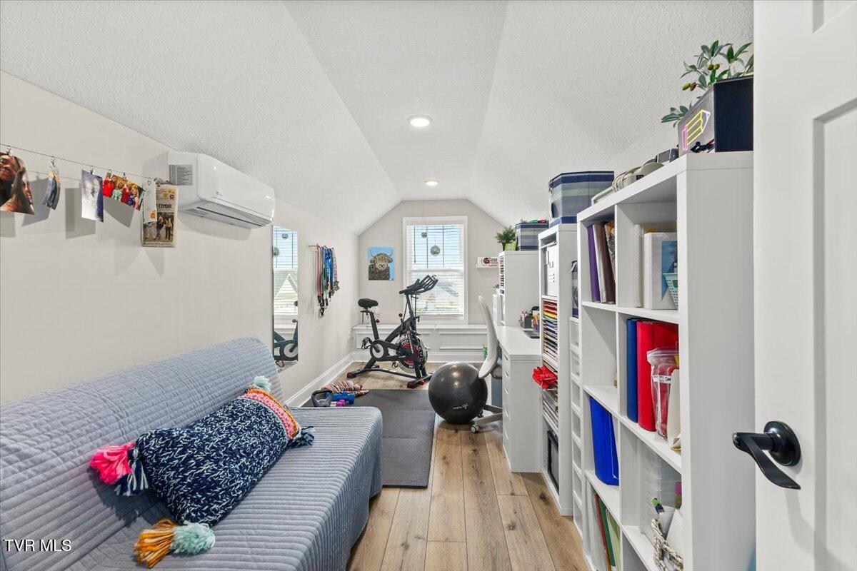 1527 Meadow Creek Lane Property Photo 47