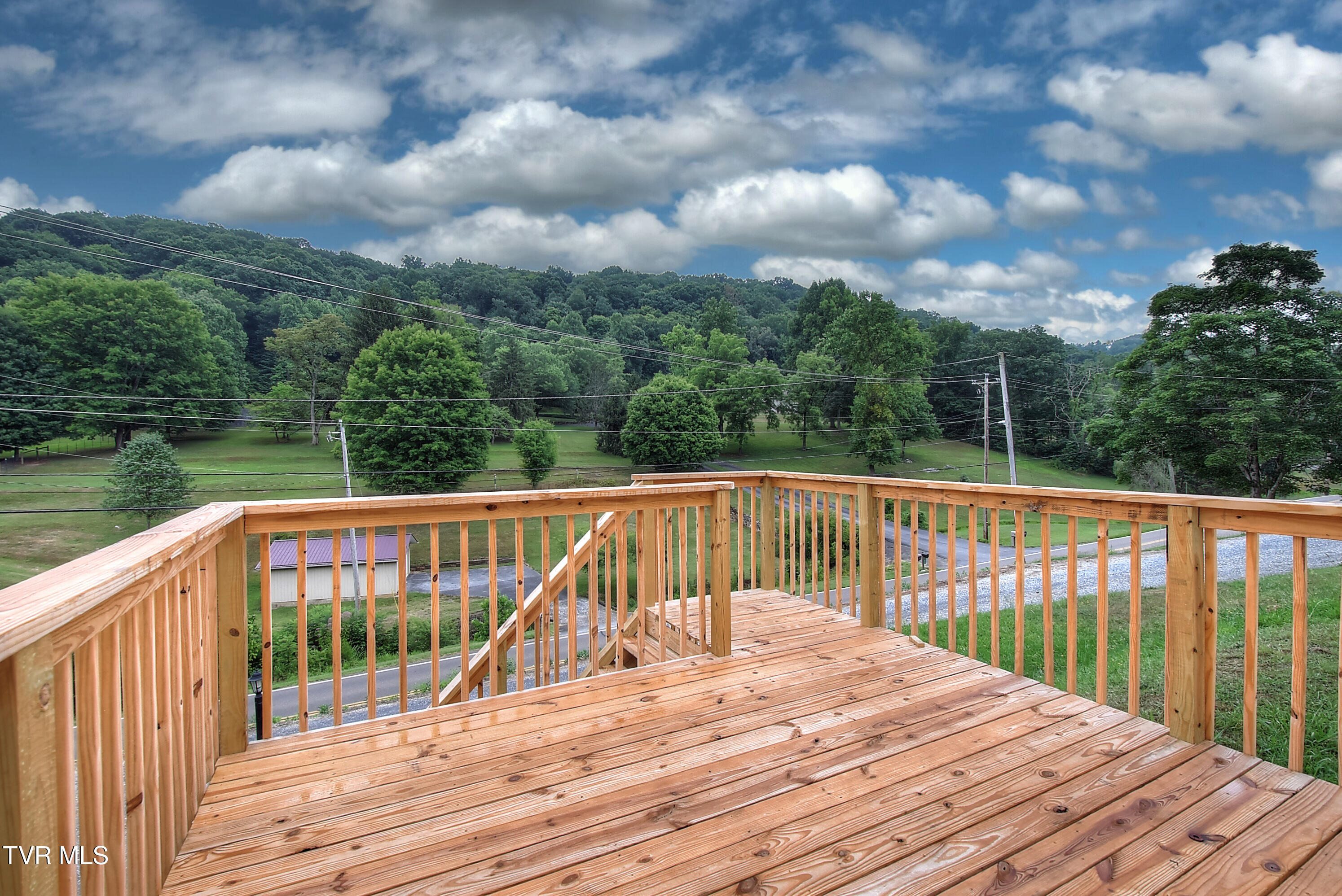 1660 Rock Springs Road Property Photo 3
