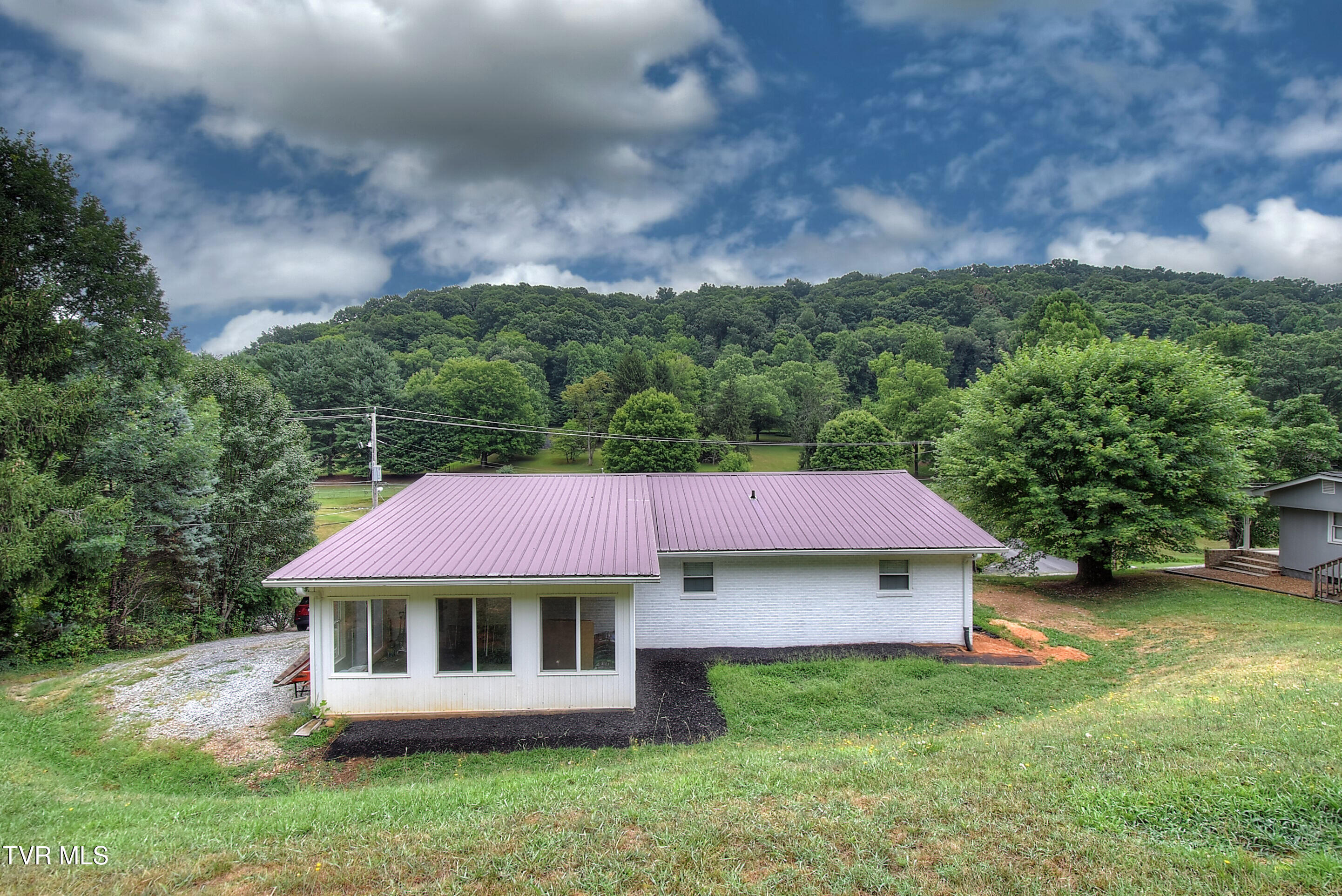 1660 Rock Springs Road Property Photo 4