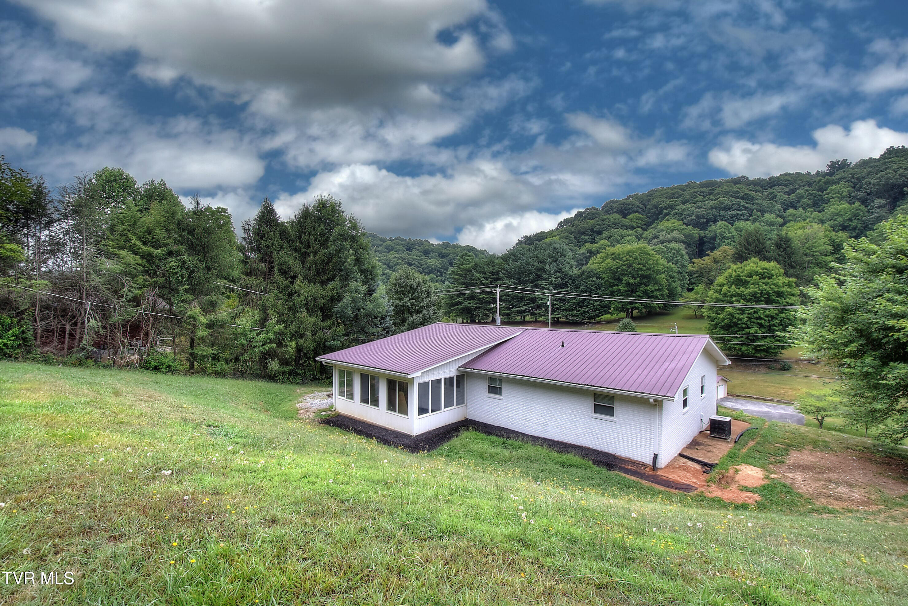 1660 Rock Springs Road Property Photo 5