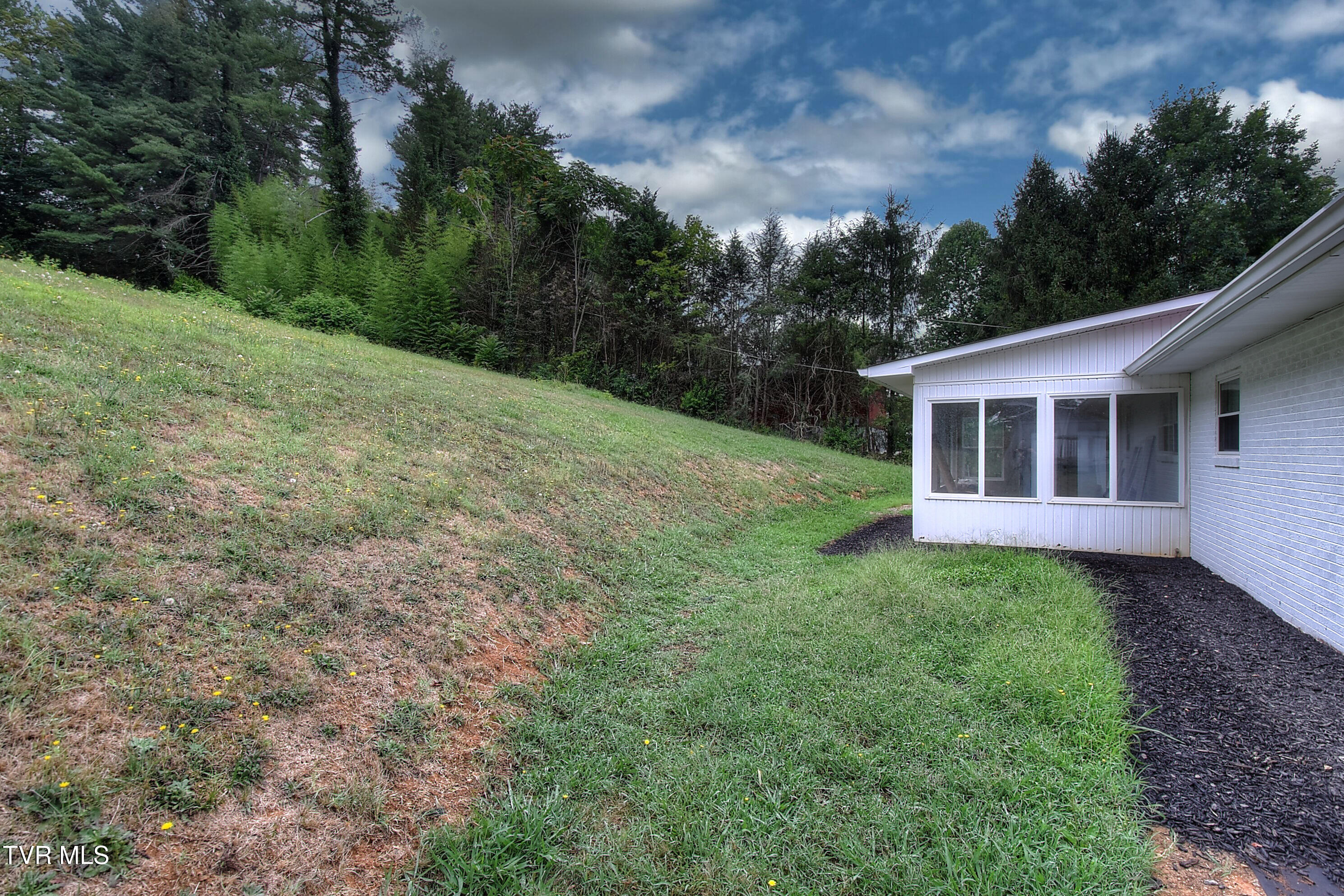 1660 Rock Springs Road Property Photo 7